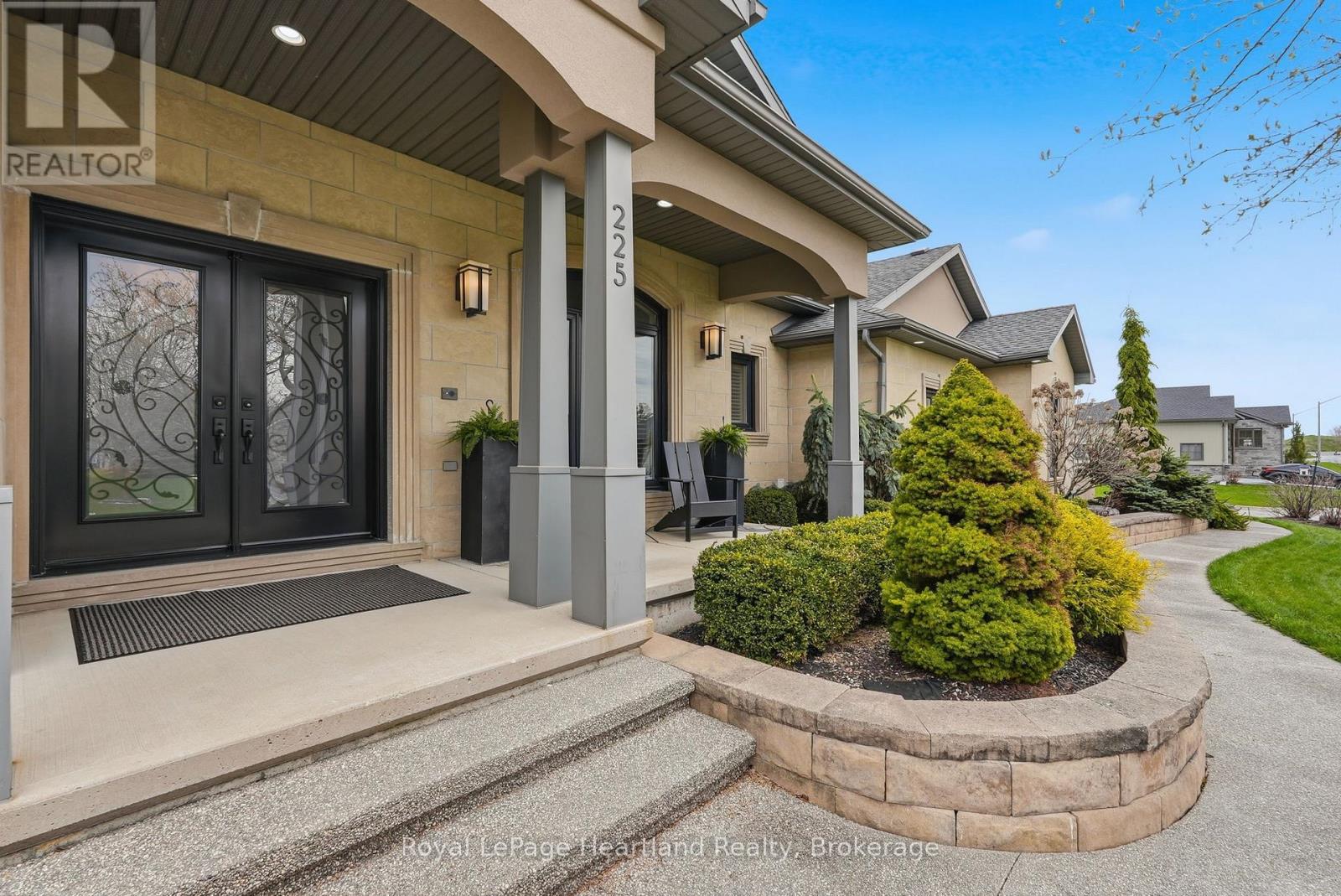 225 JOHN STREET S - 8