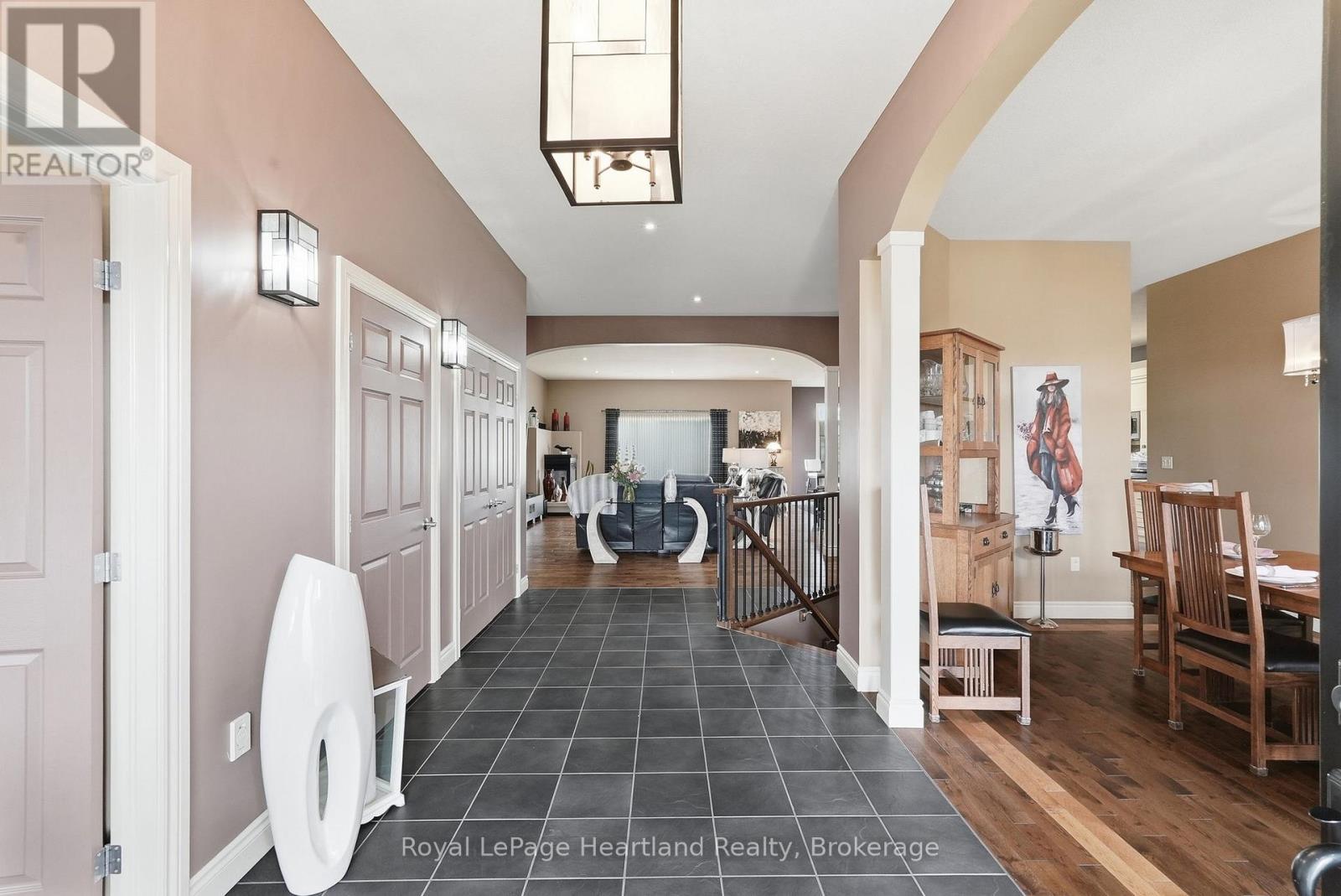 225 JOHN STREET S - 9