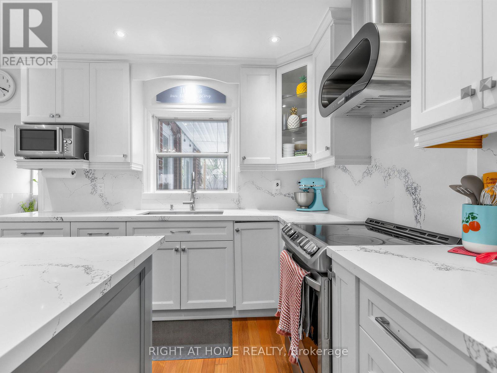 85 FLAMBOROUGH DRIVE - 11