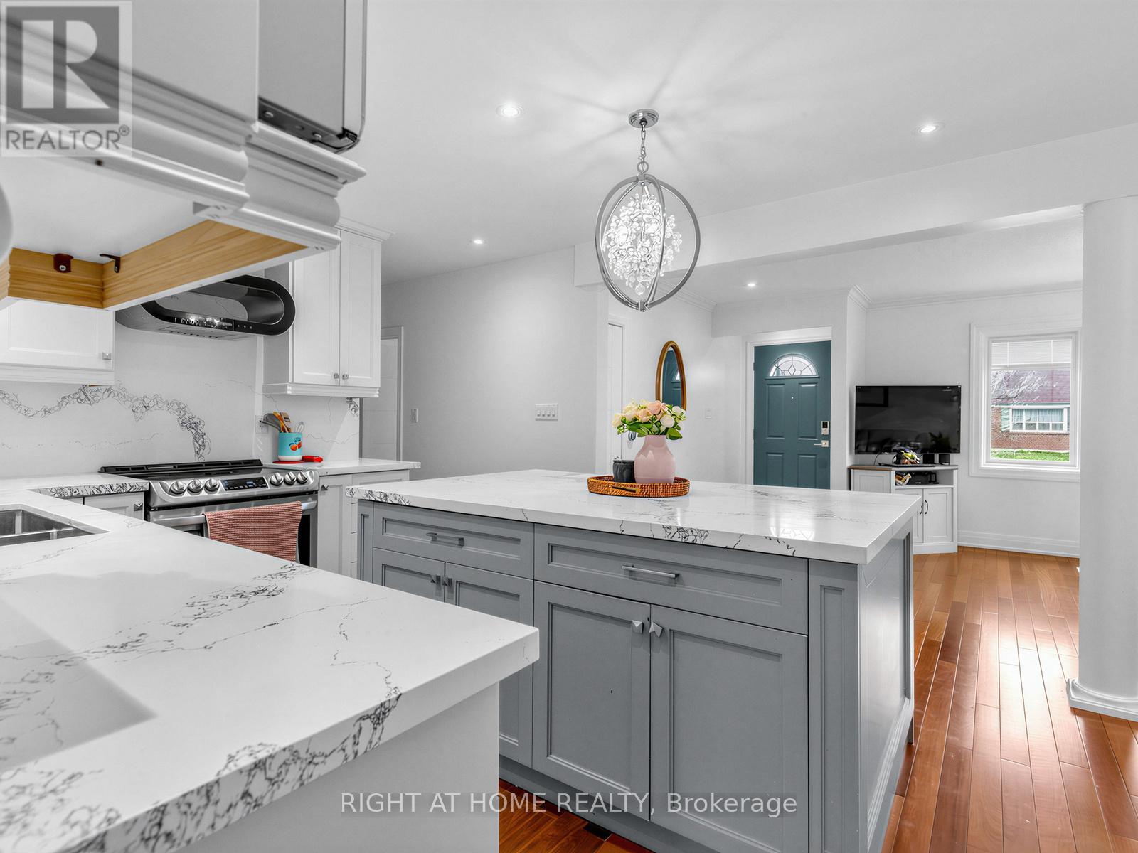 85 FLAMBOROUGH DRIVE - 13