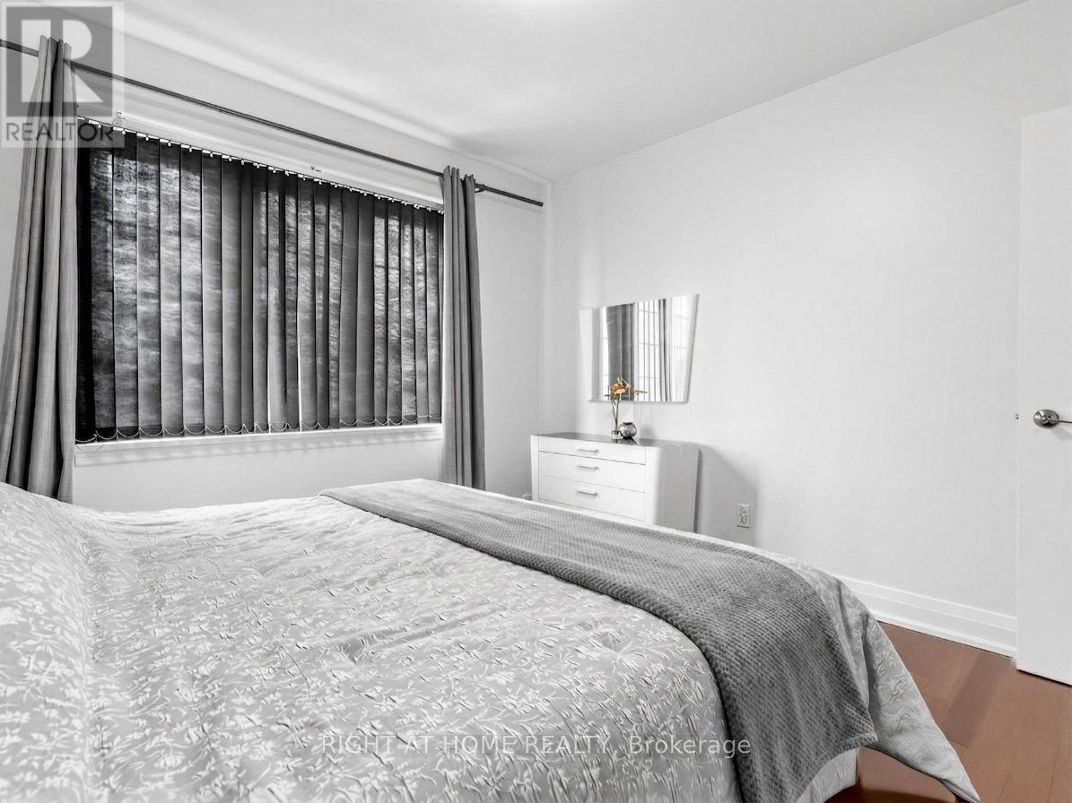 85 FLAMBOROUGH DRIVE - 19