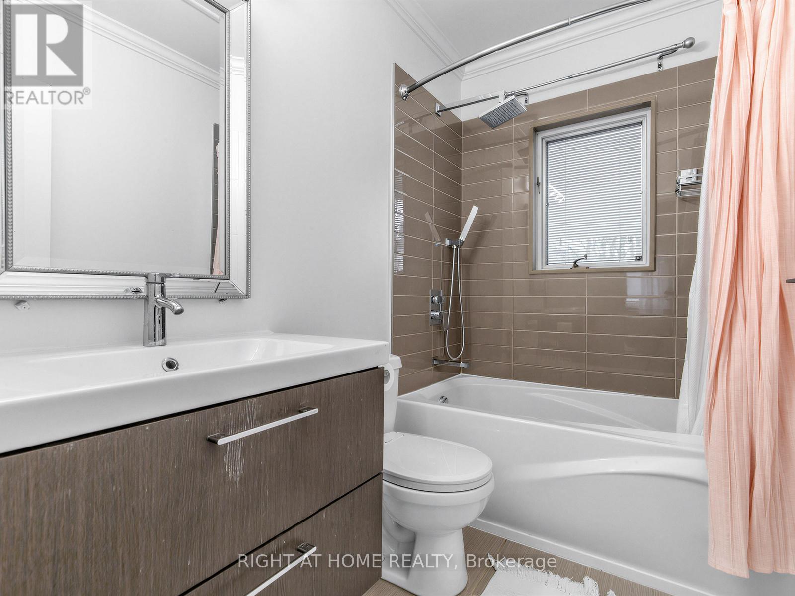 85 FLAMBOROUGH DRIVE - 22