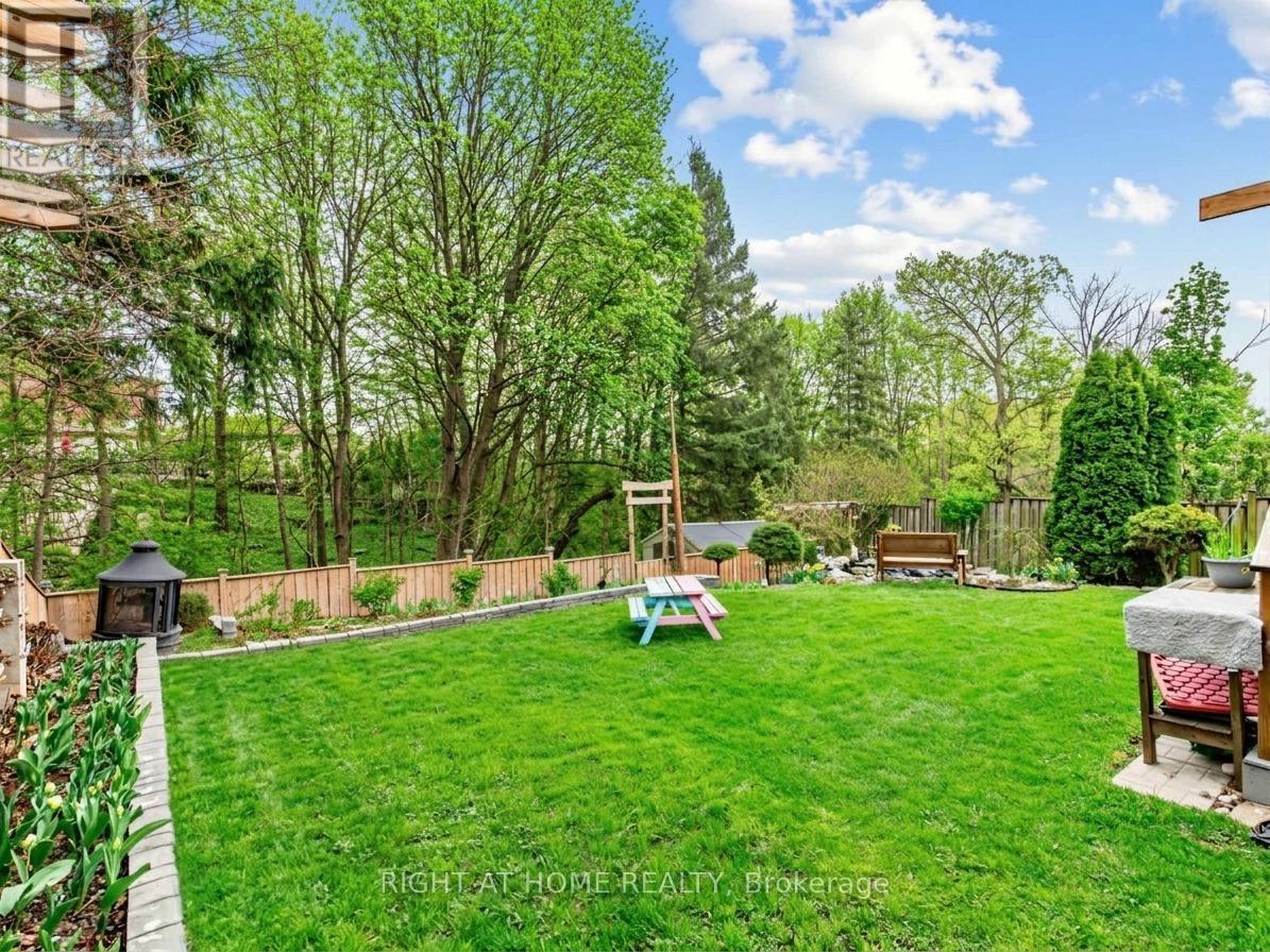 85 FLAMBOROUGH DRIVE - 30
