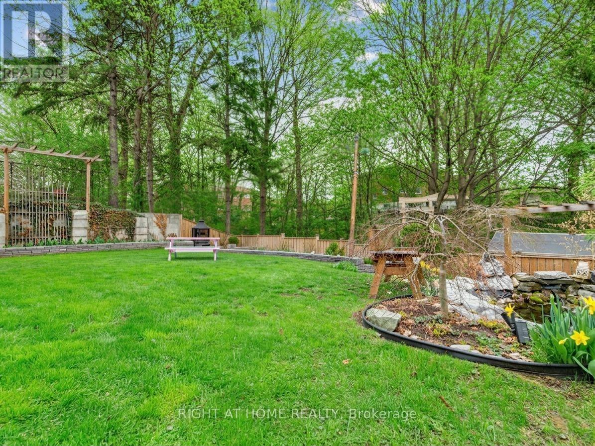 85 FLAMBOROUGH DRIVE - 31