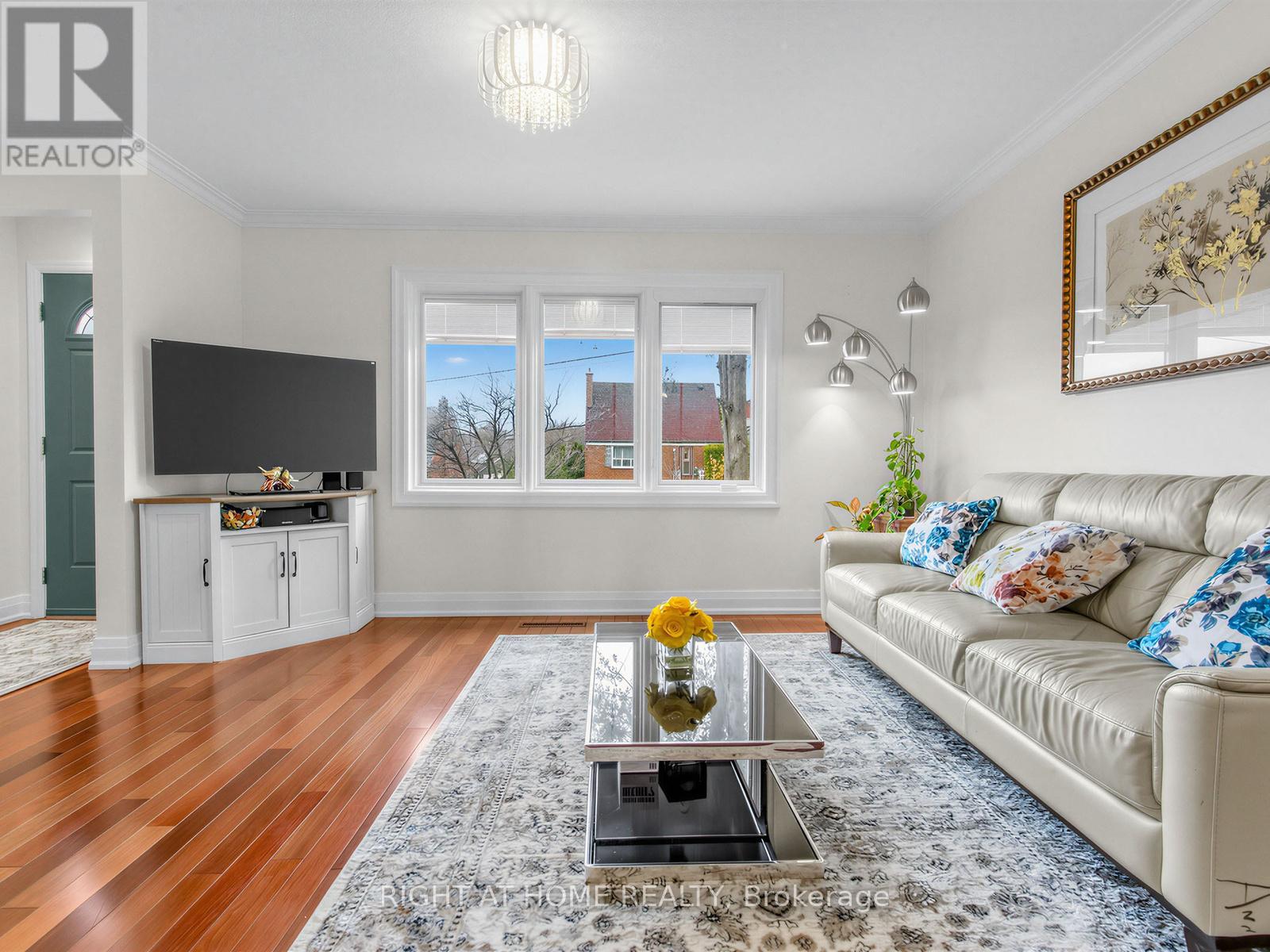 85 FLAMBOROUGH DRIVE - 5