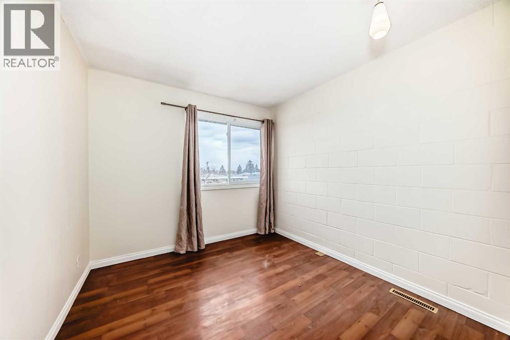 #2 6147 Buckthorn Road NW - 11