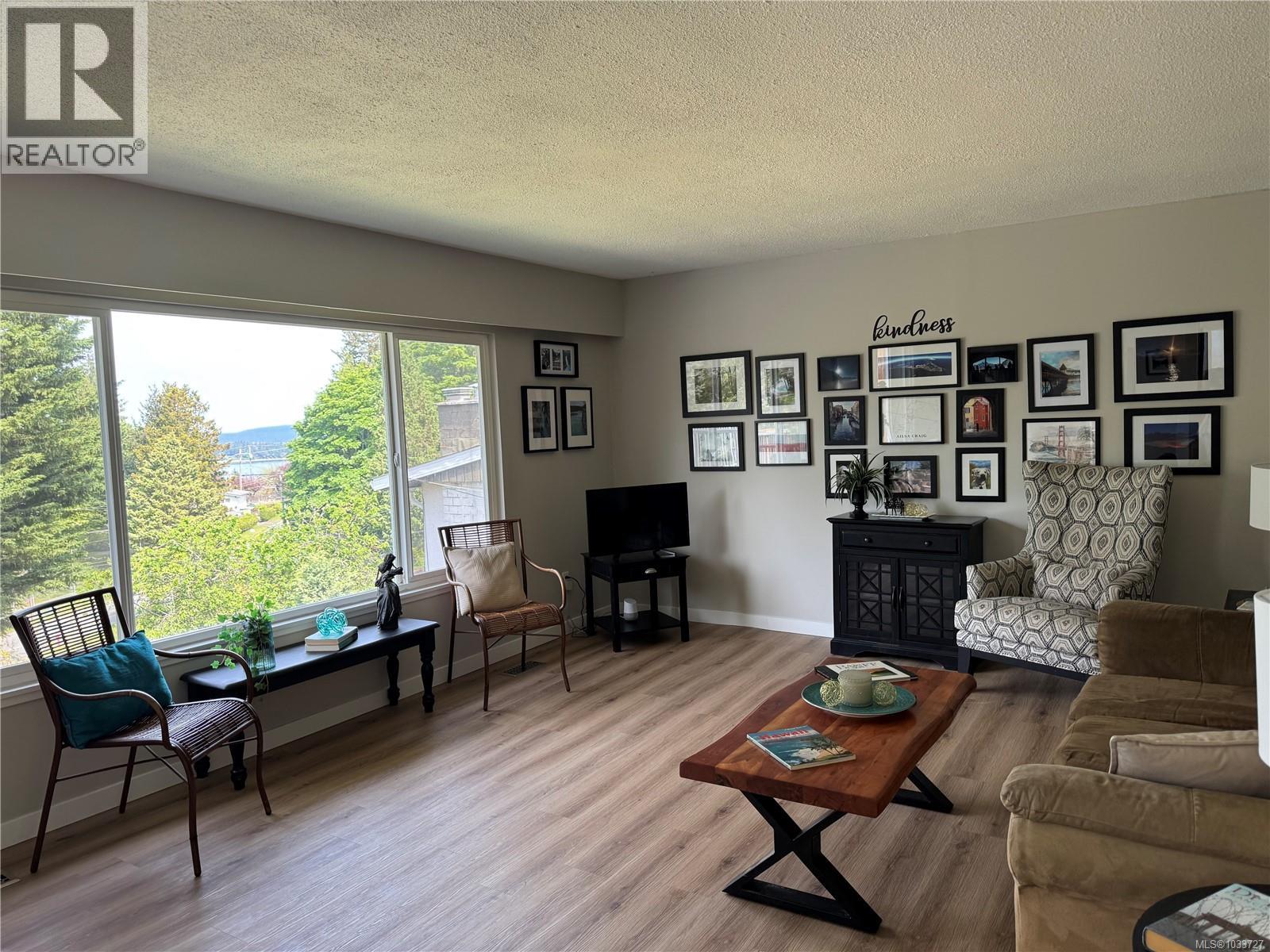 125 Arbutus Cres - 3