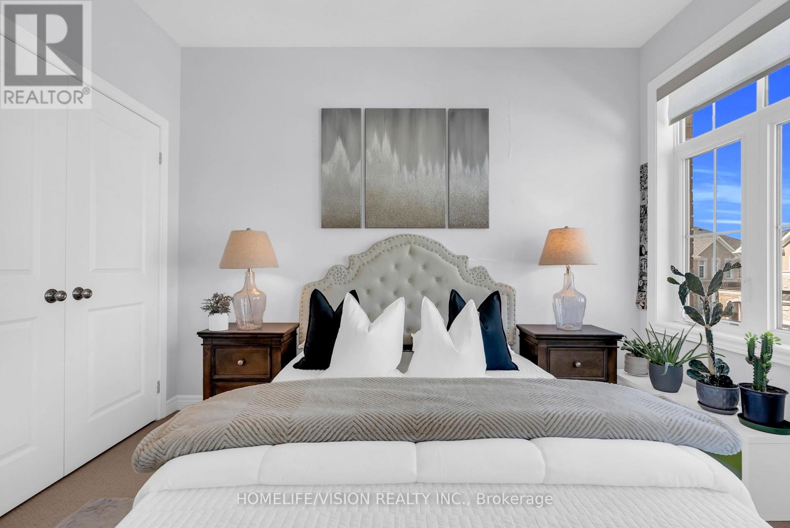 35 PINE HILL CRESCENT - 37