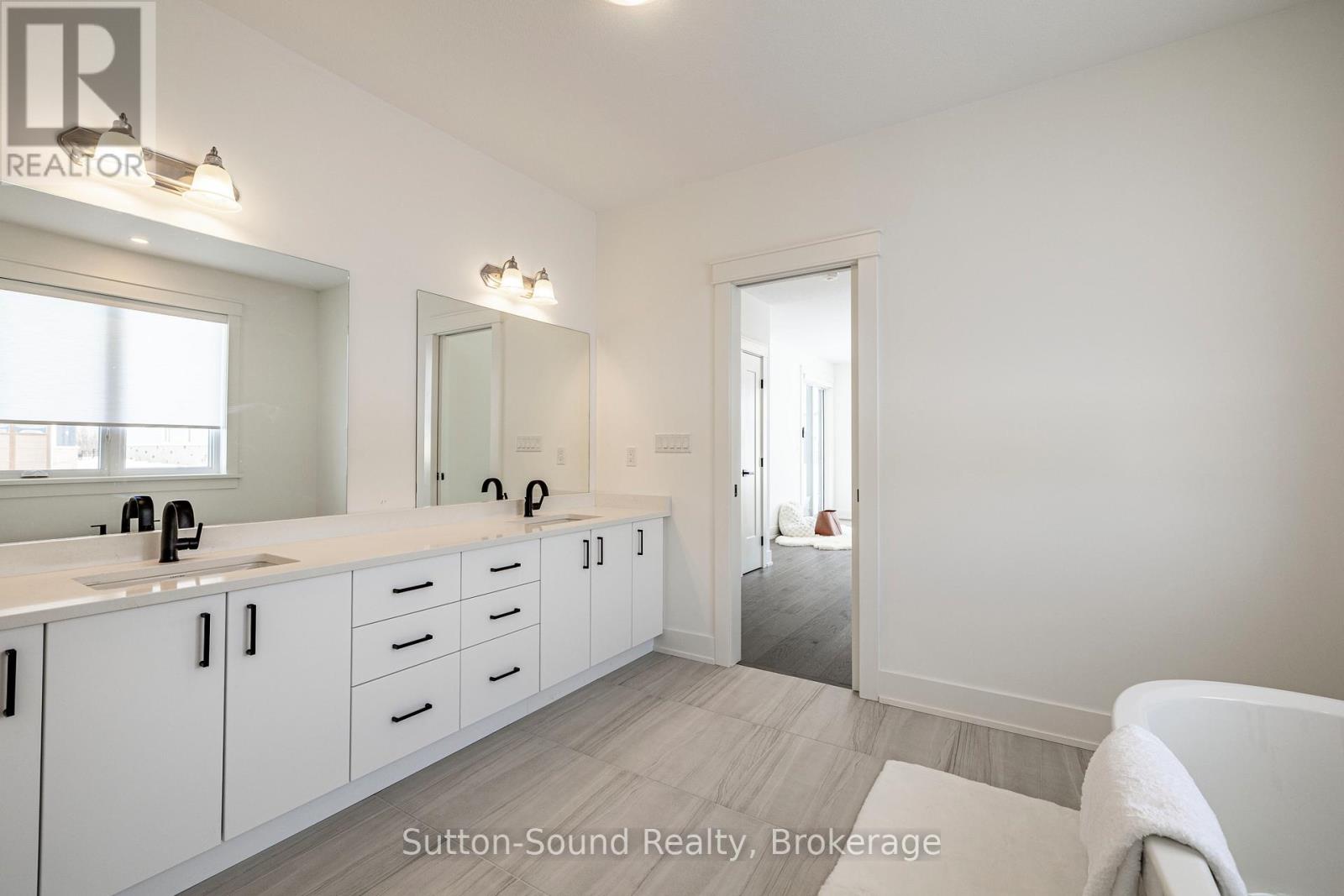 116 LAURENS LANE - 23