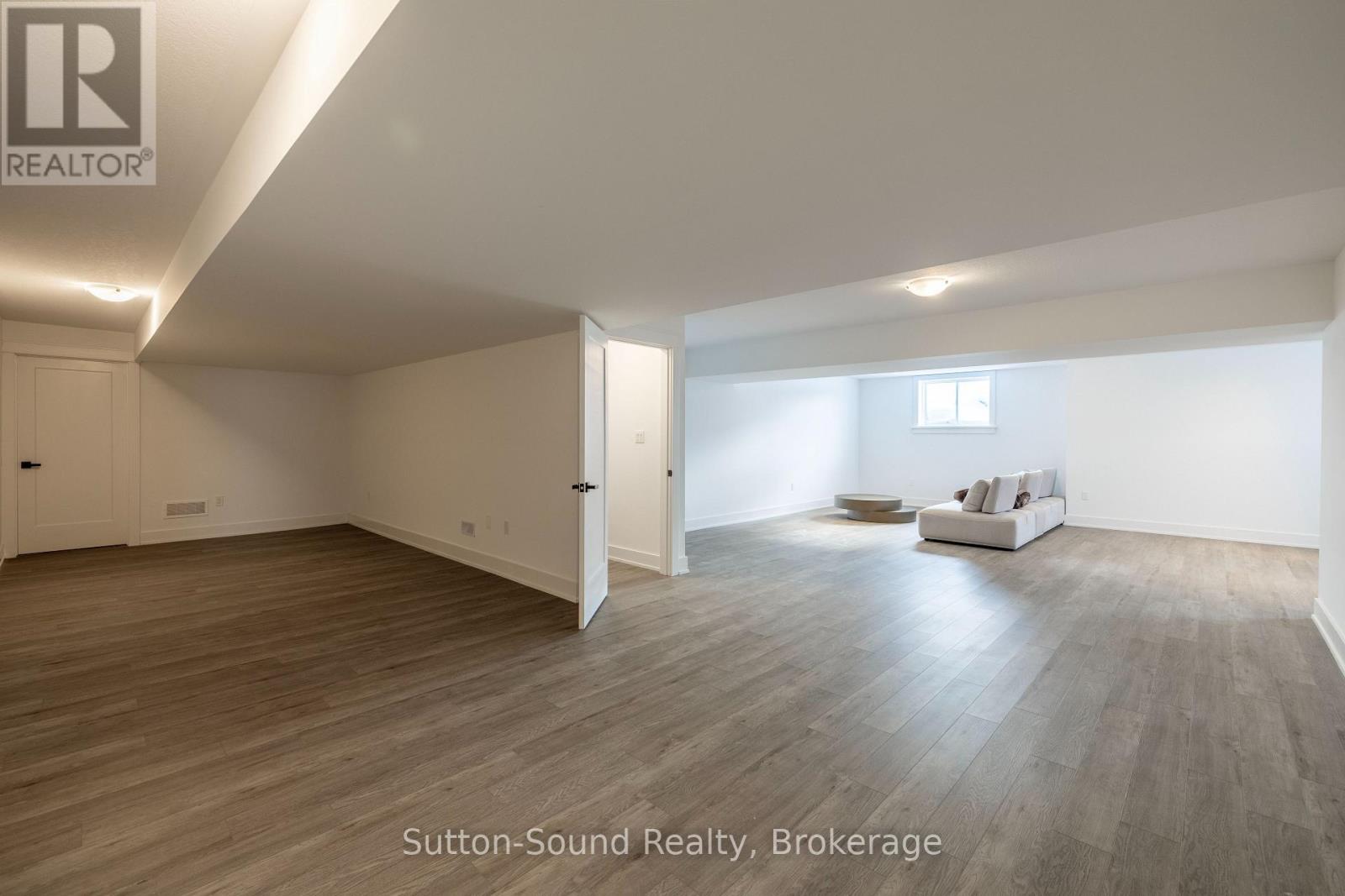116 LAURENS LANE - 31