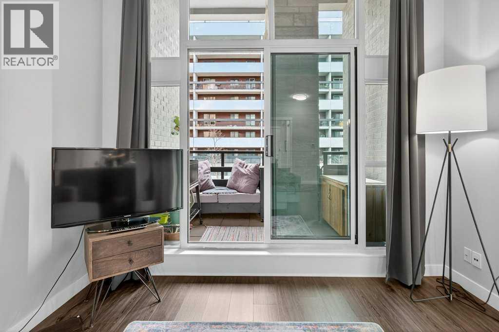 #303 788 12 Avenue SW - 35