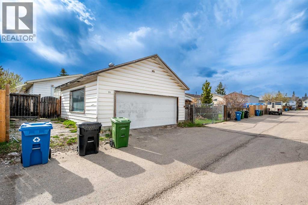 72 Faldale Close NE - 35