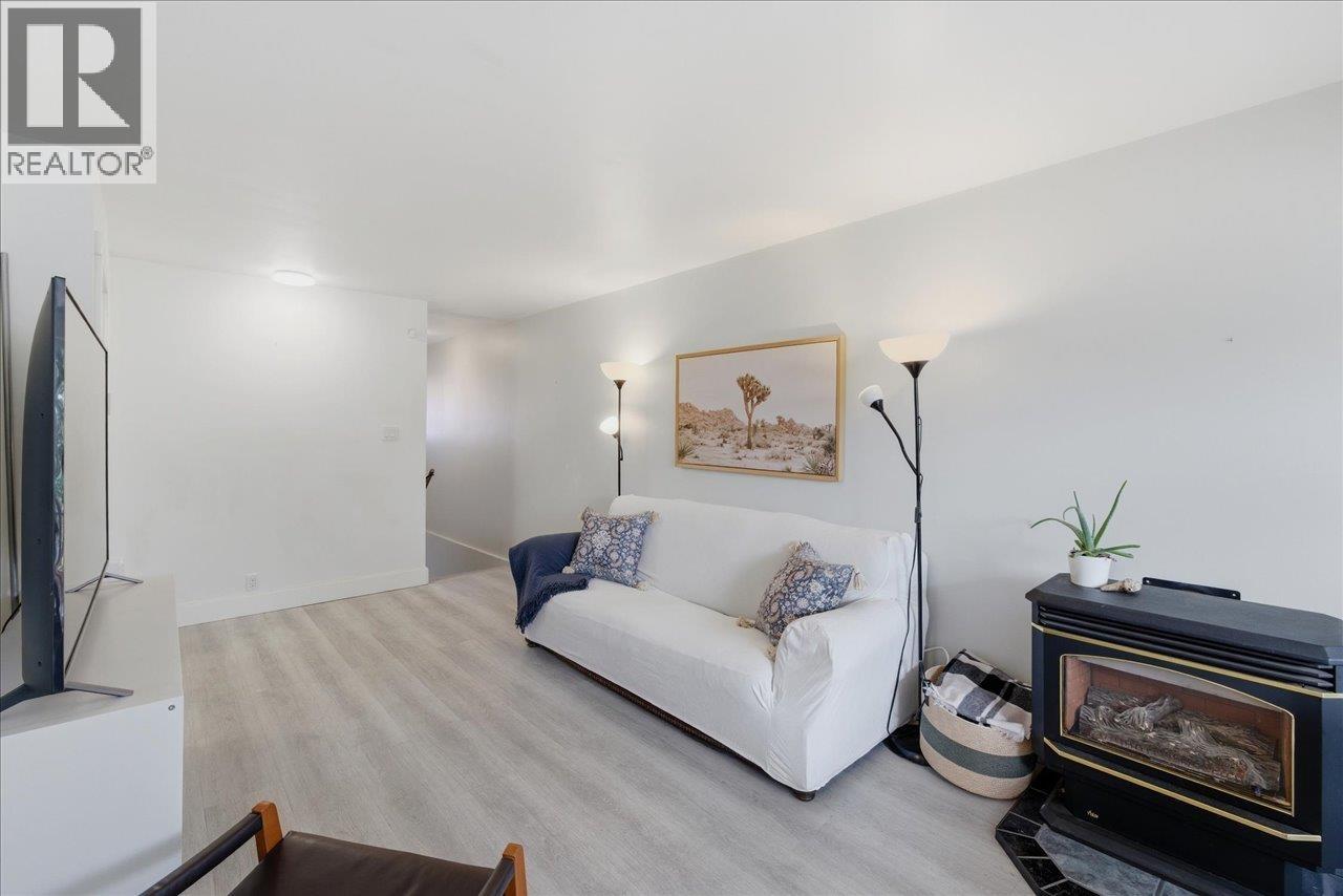 6 Bed, 3 Bath Multi-Family for Sale in Vancouver – 14 W 14TH AVENUE, Vancouver – MLS# R3121076 - Image 25