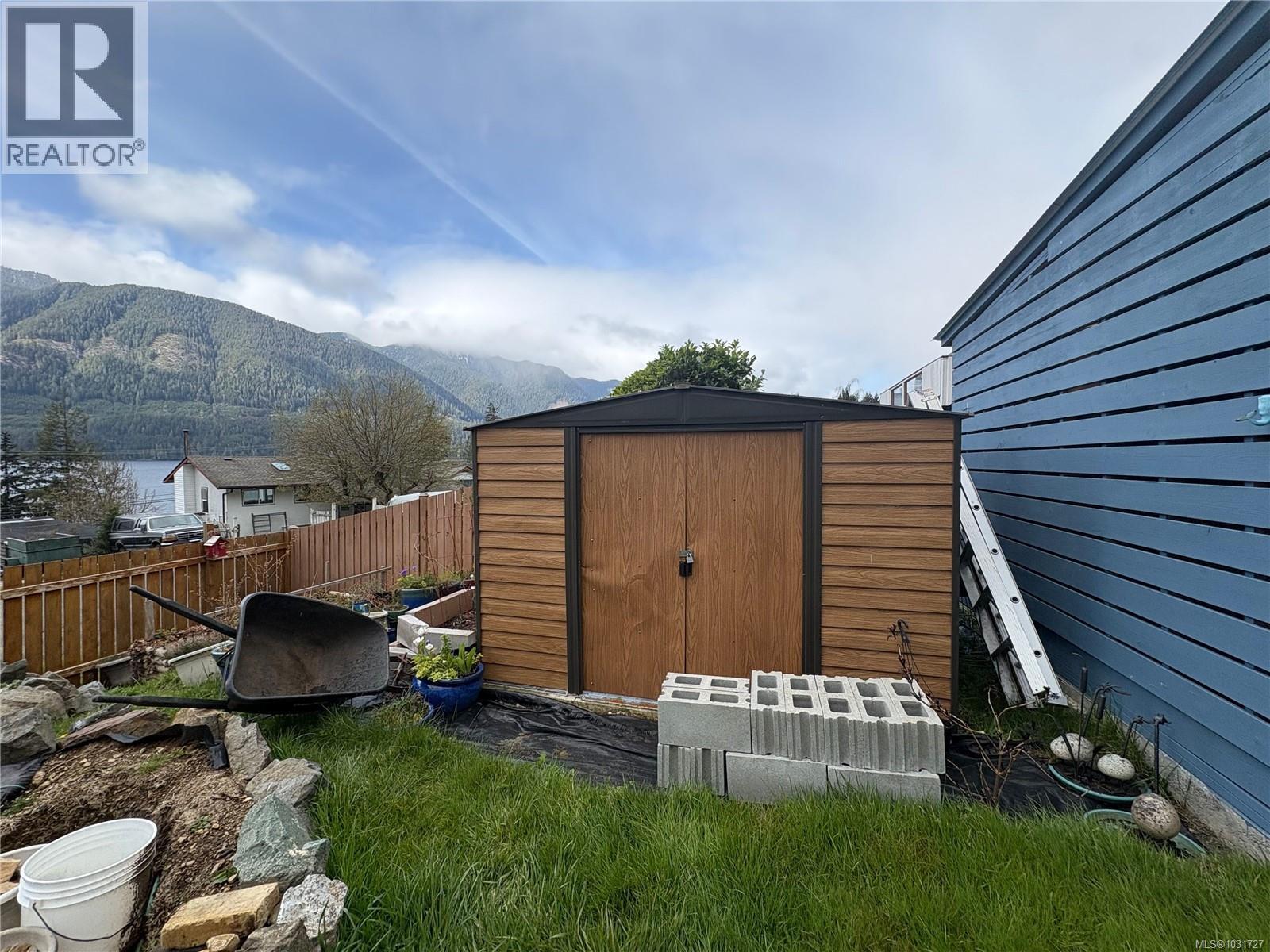 1162 Maquinna Ave - 27