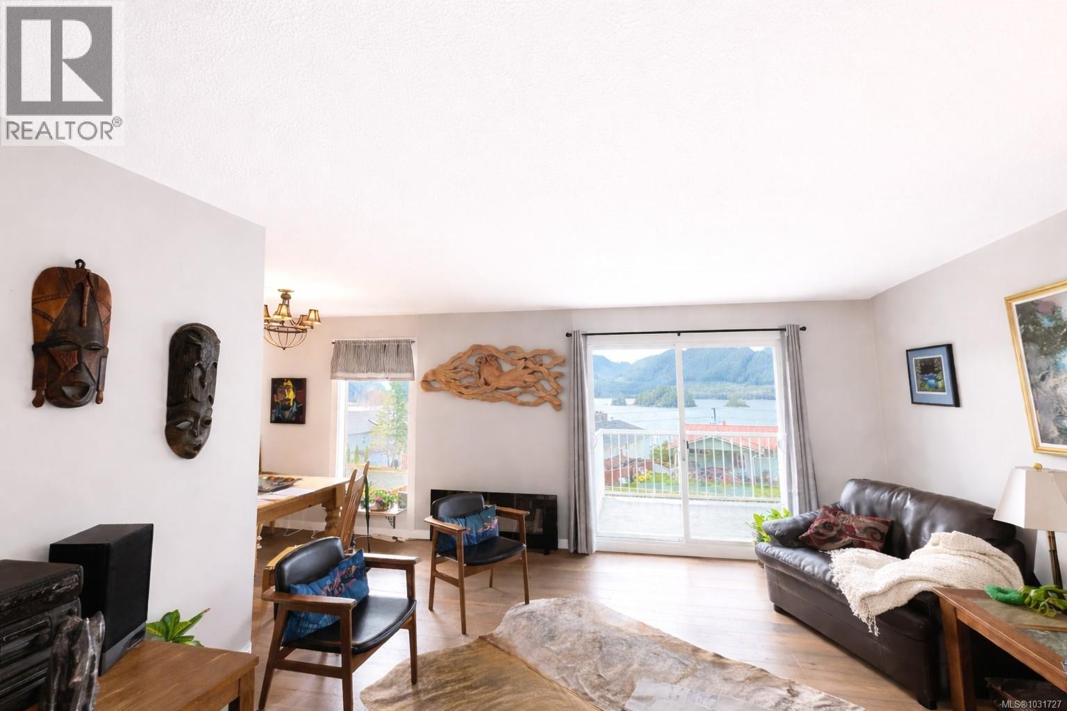 1162 Maquinna Ave - 6