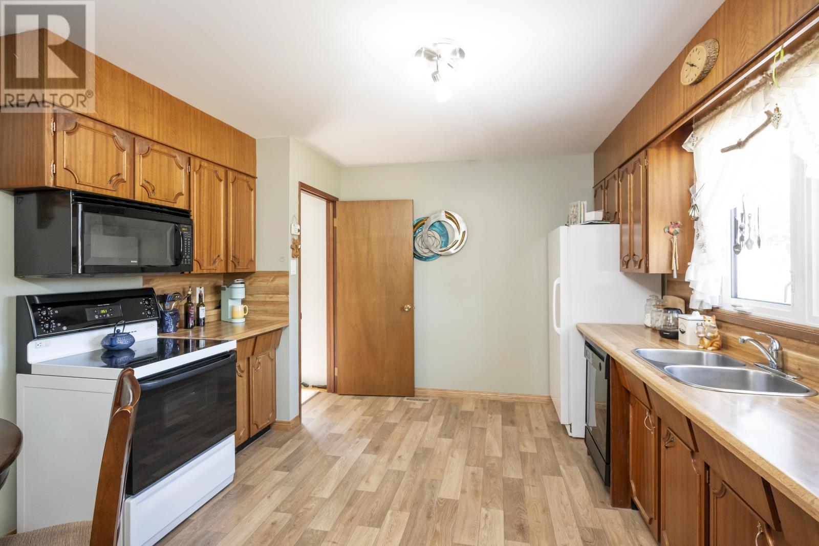 1110 Ottawa ST, Thunder Bay, Ontario, P7E6L9 — Photo 39