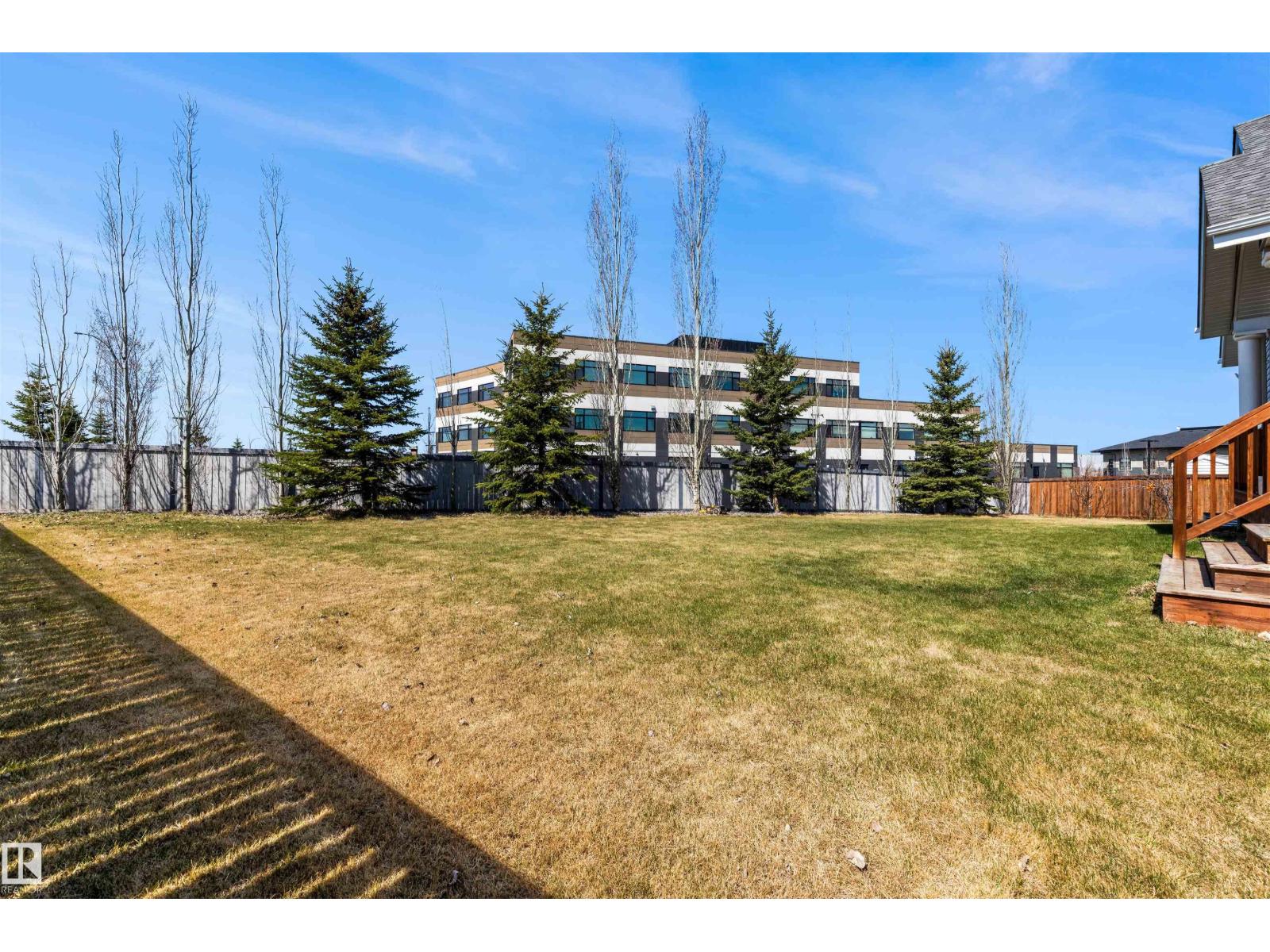 9055 24 AV SW, Edmonton