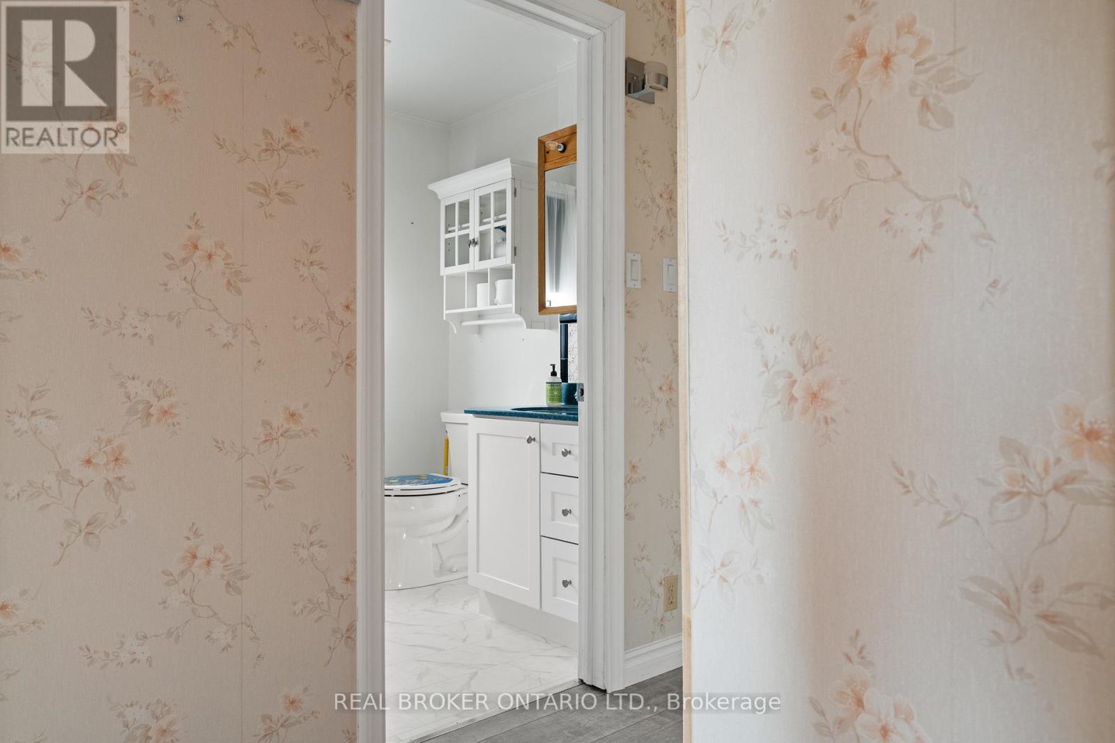 1621 SECOND AVENUE - 16