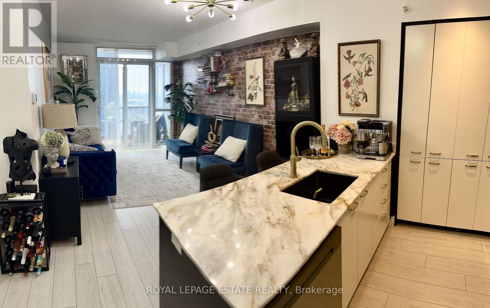 Listing photo of 2805 - 5 VALHALLA INN ROAD