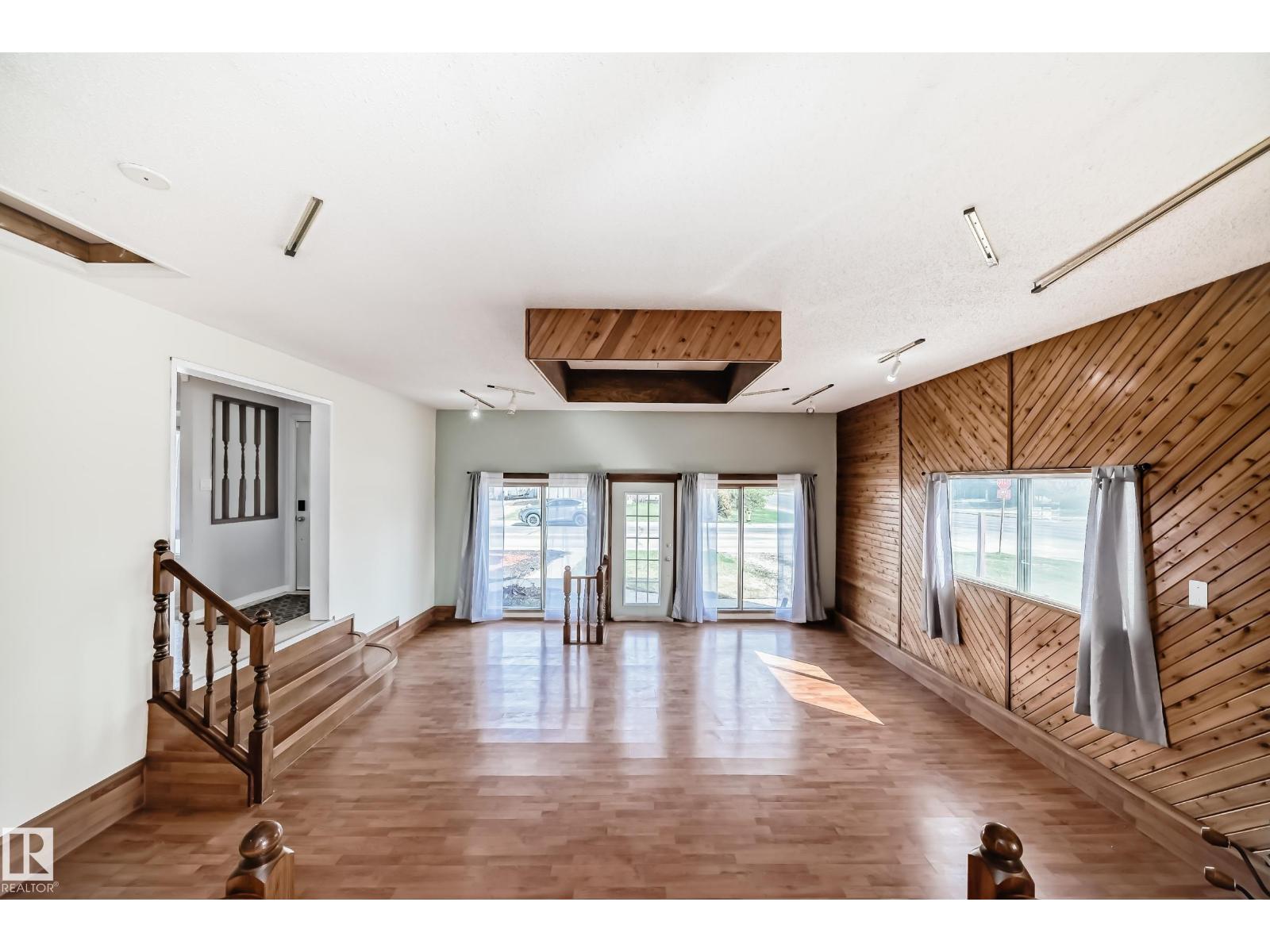 3801 33 AV — photo 15