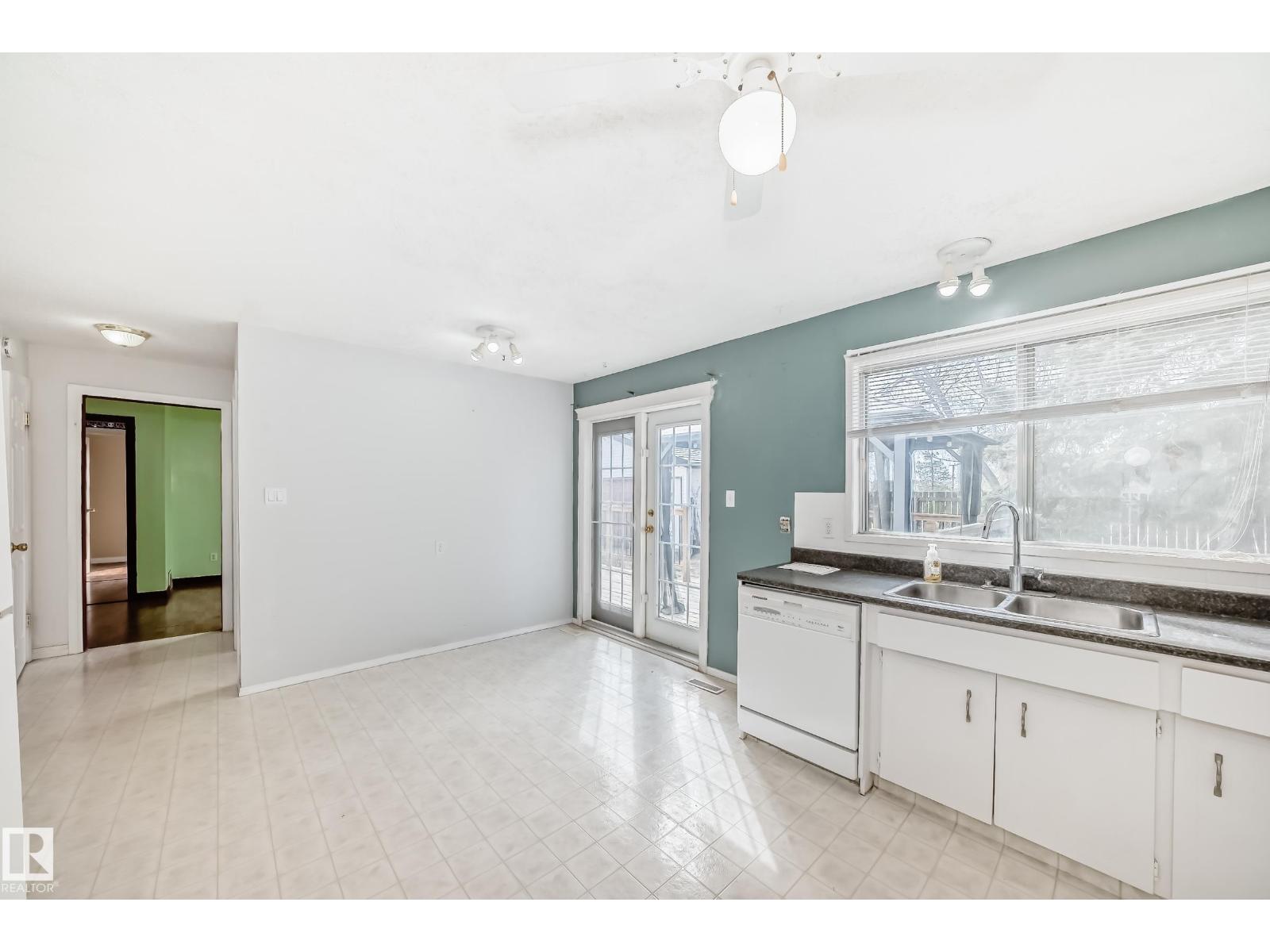 3801 33 AV — photo 14