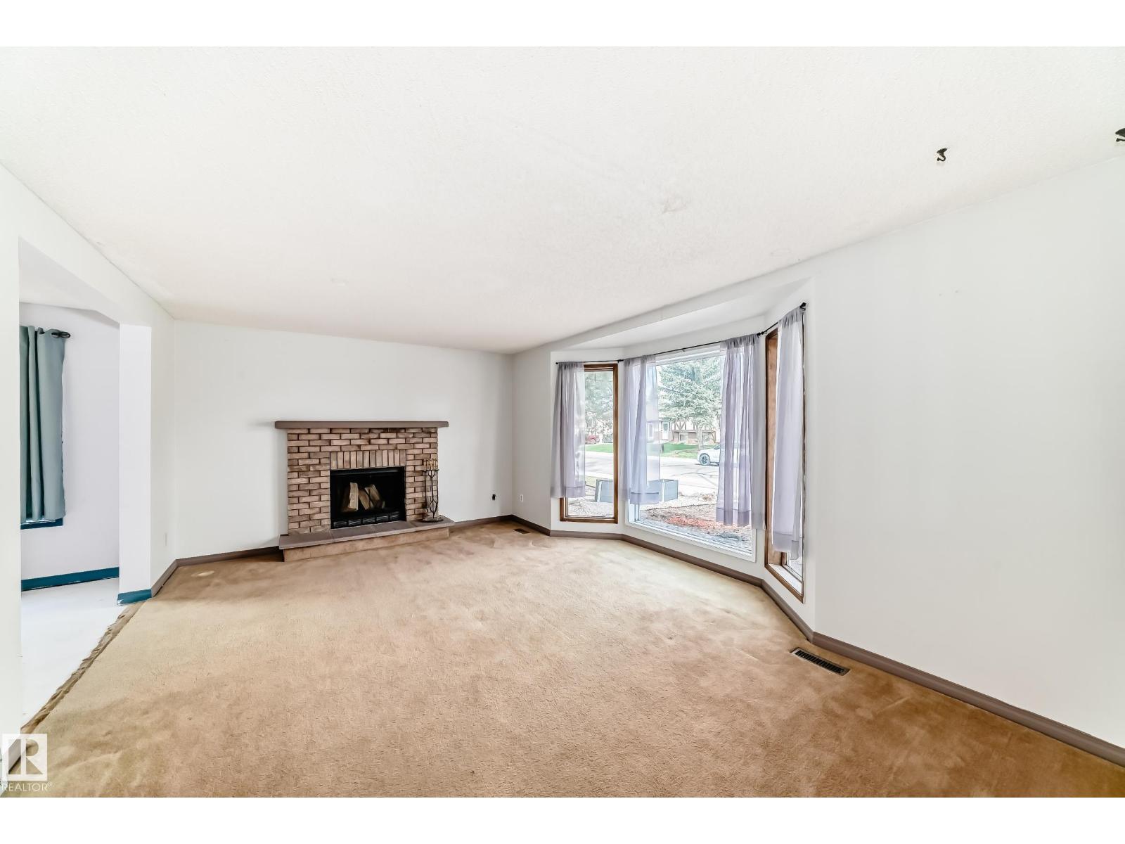 3801 33 AV — photo 6