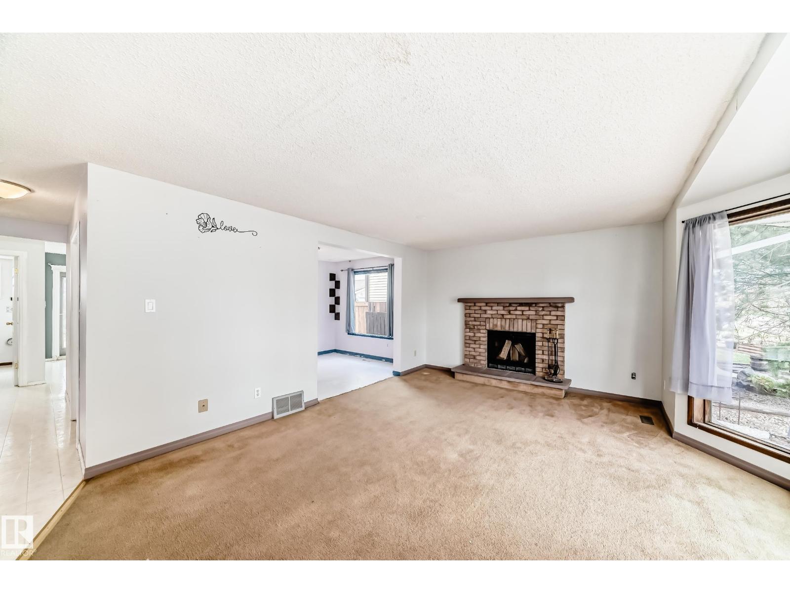 3801 33 AV — photo 7