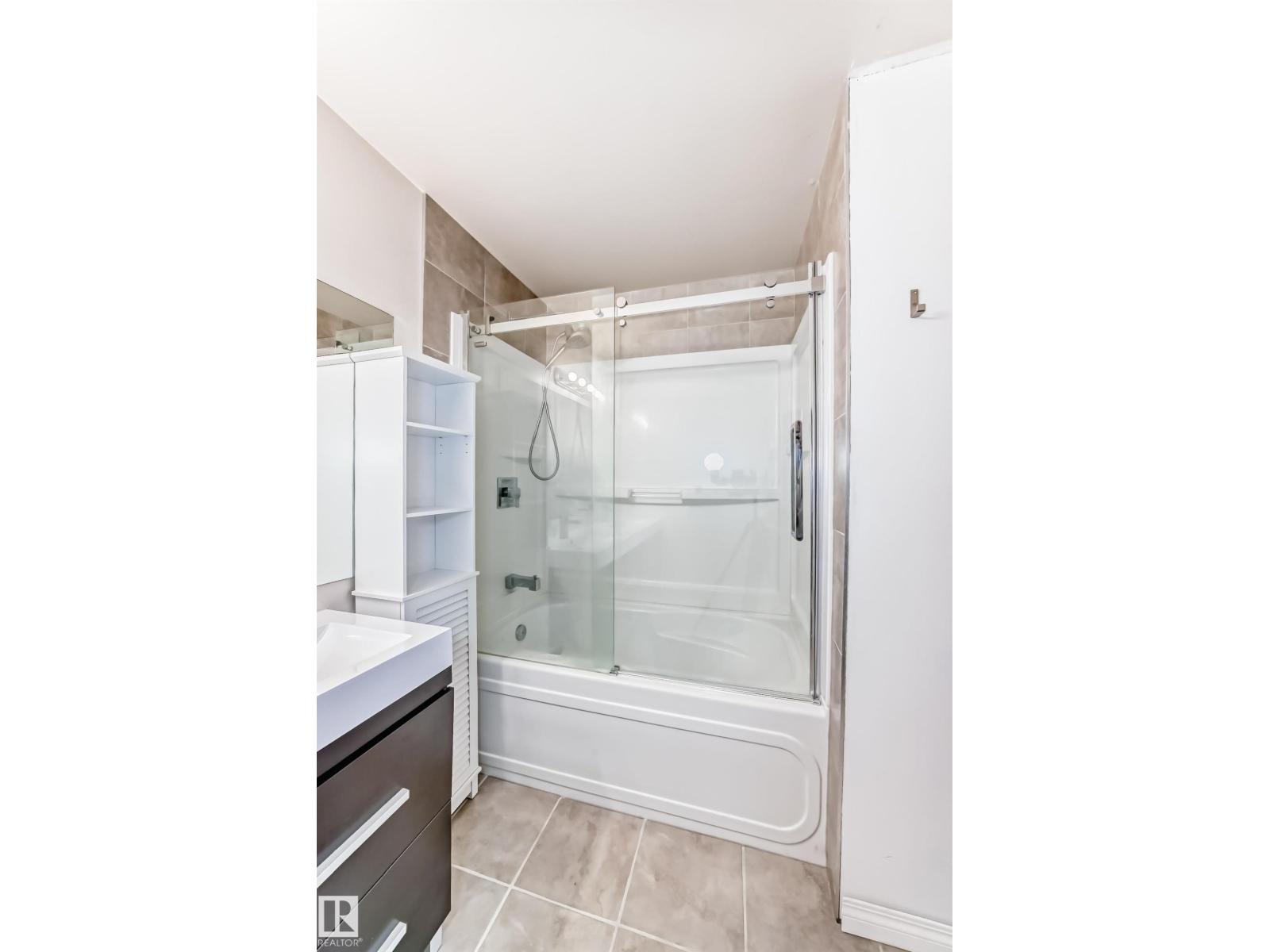 3801 33 AV — photo 28