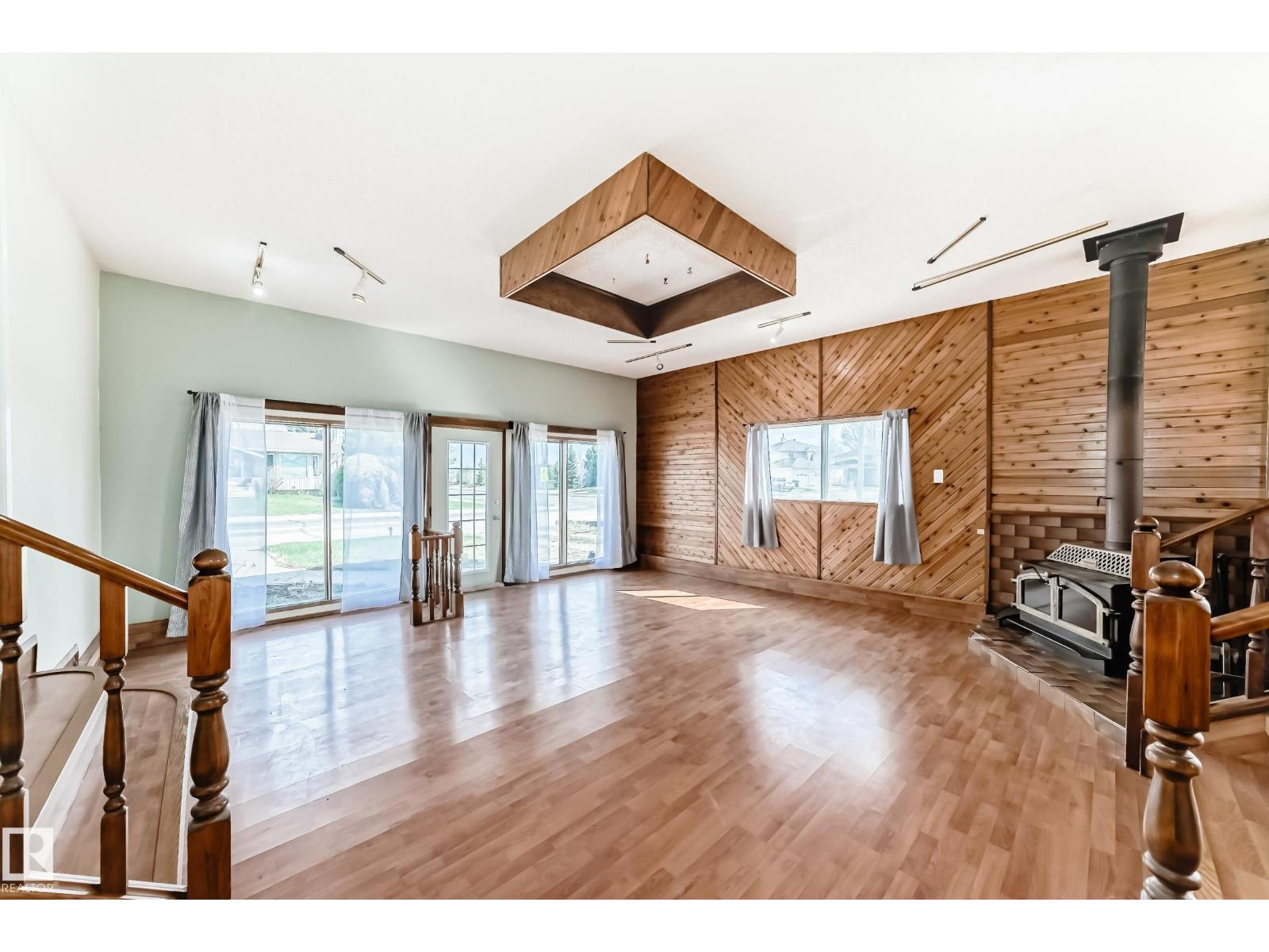 3801 33 AV — photo 16