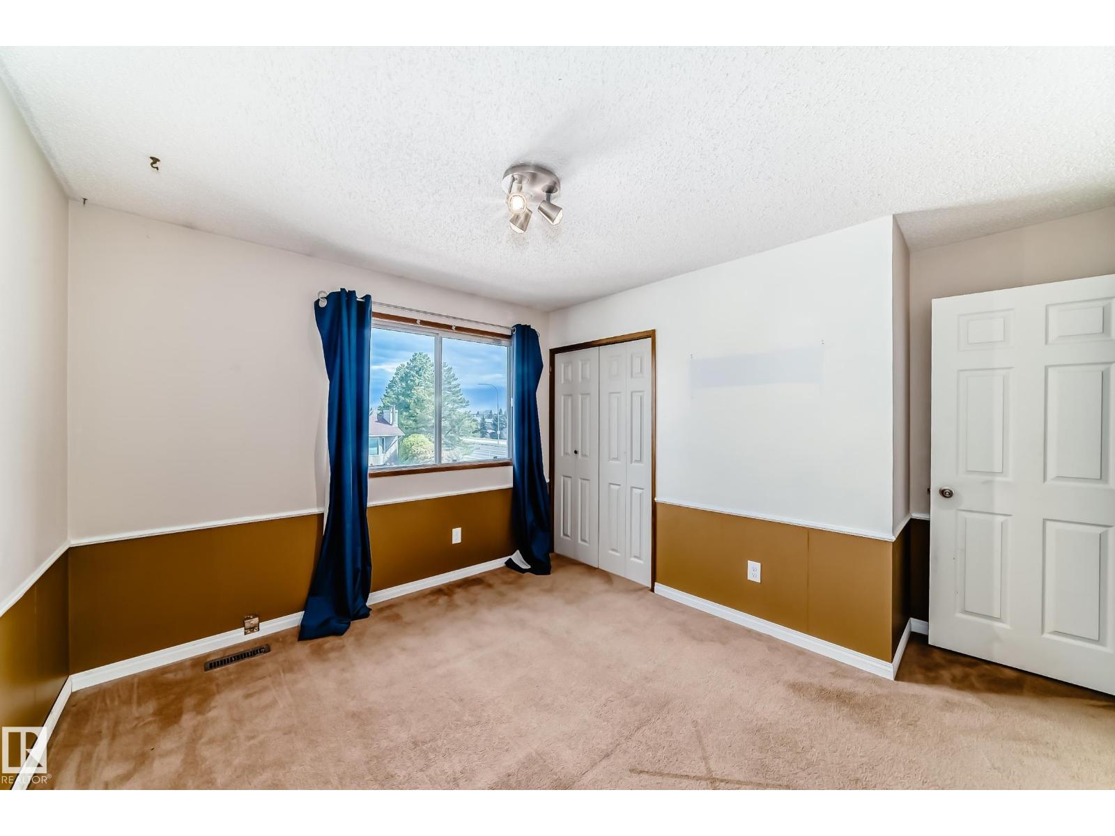 3801 33 AV — photo 32