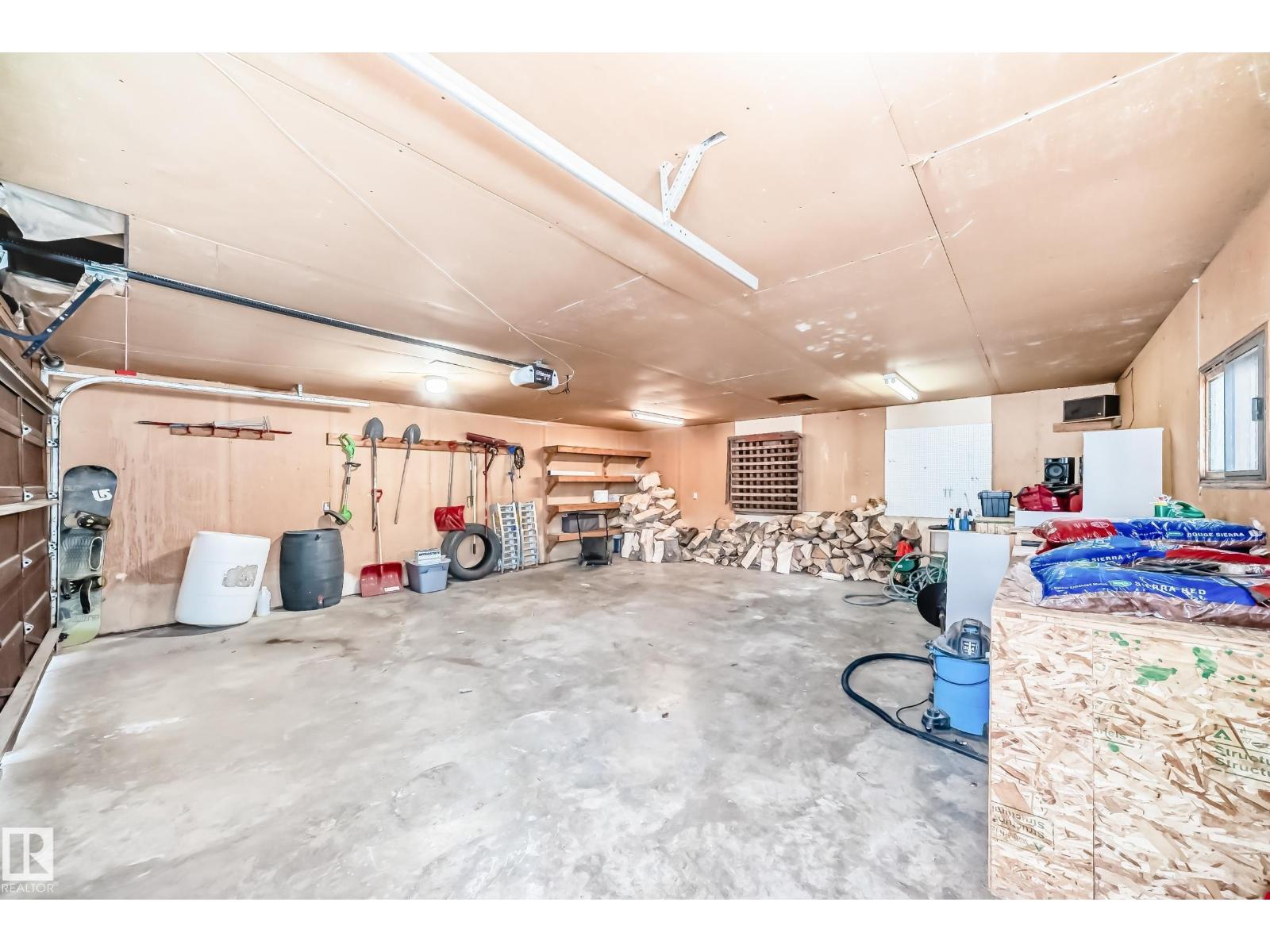 3801 33 AV — photo 47