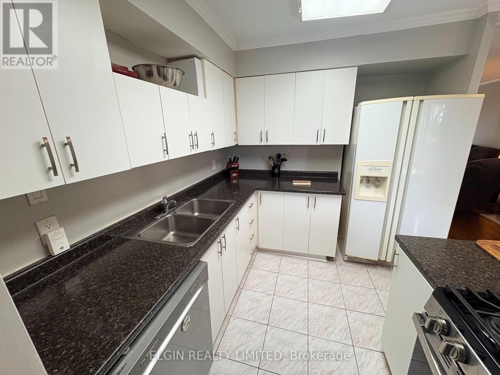 #5 1138 KIPPS LANE - 9