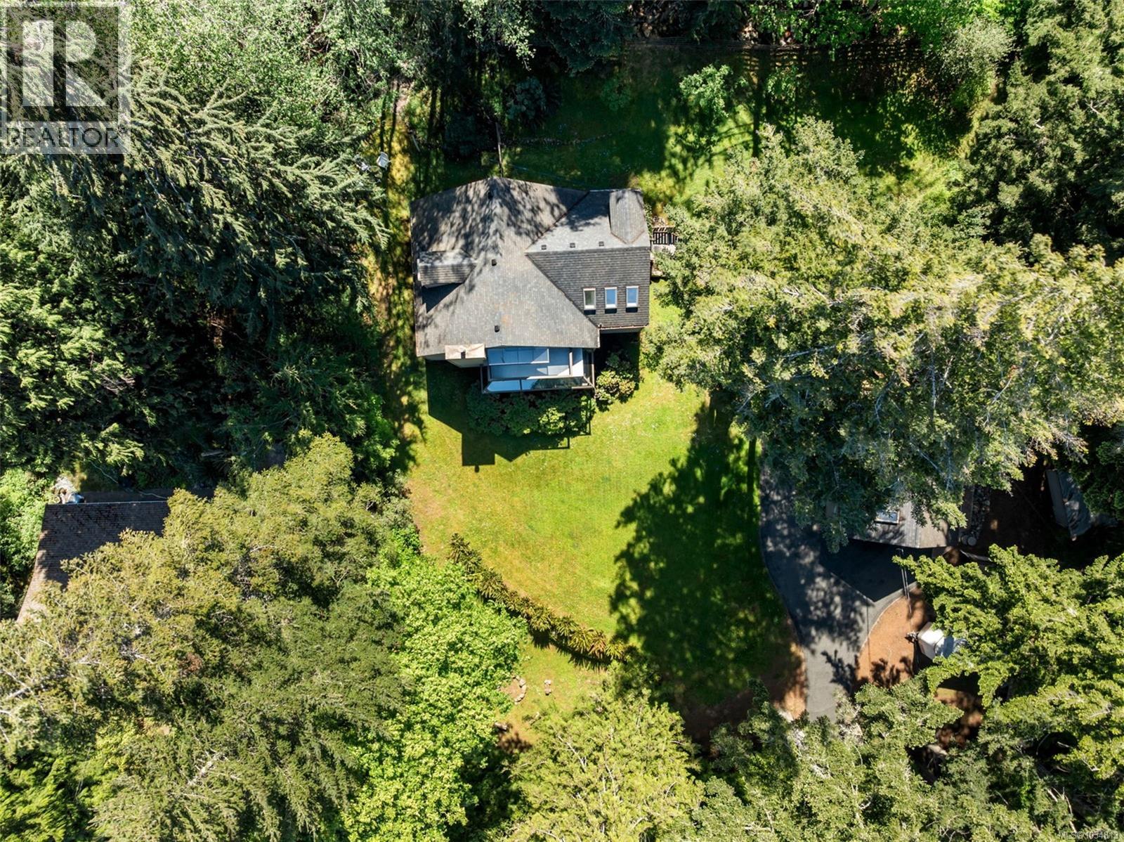 6089 Brecon Dr - Image 2
