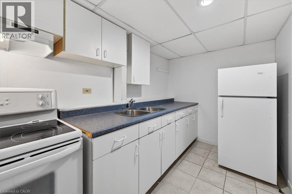54 GOLDCREST Drive - 31