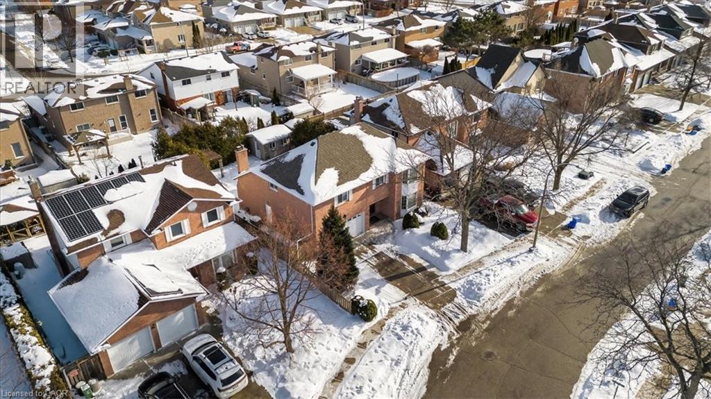54 GOLDCREST Drive - 43