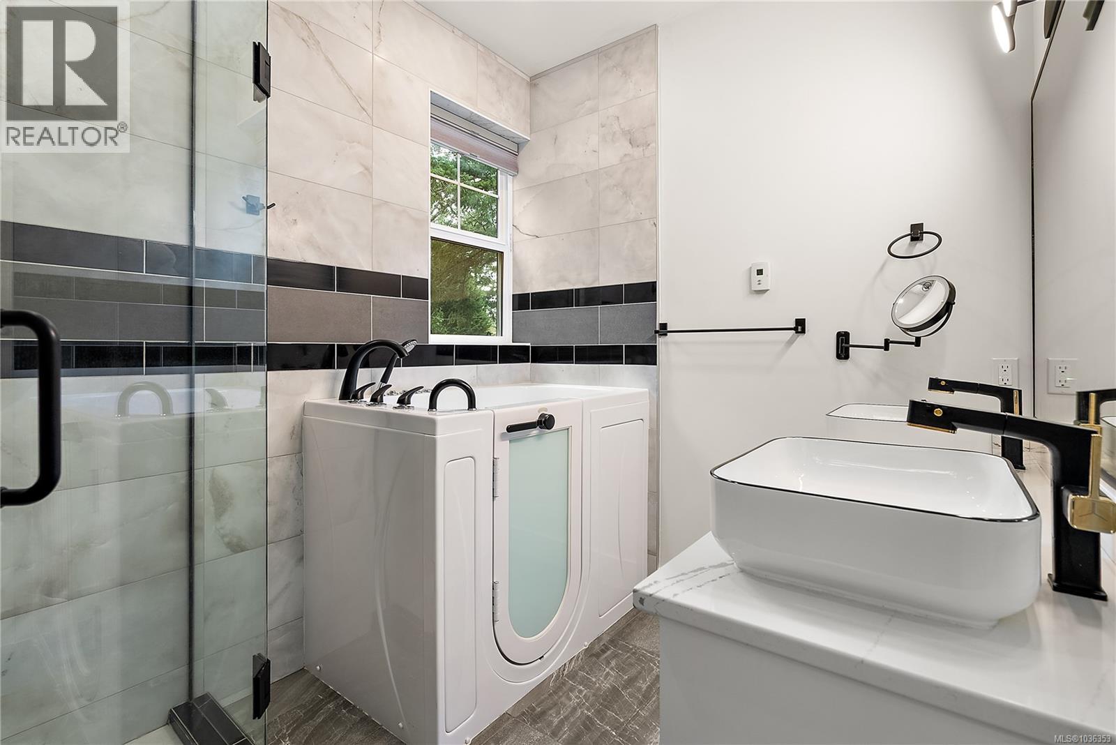  3590 SHODA Close, Langford