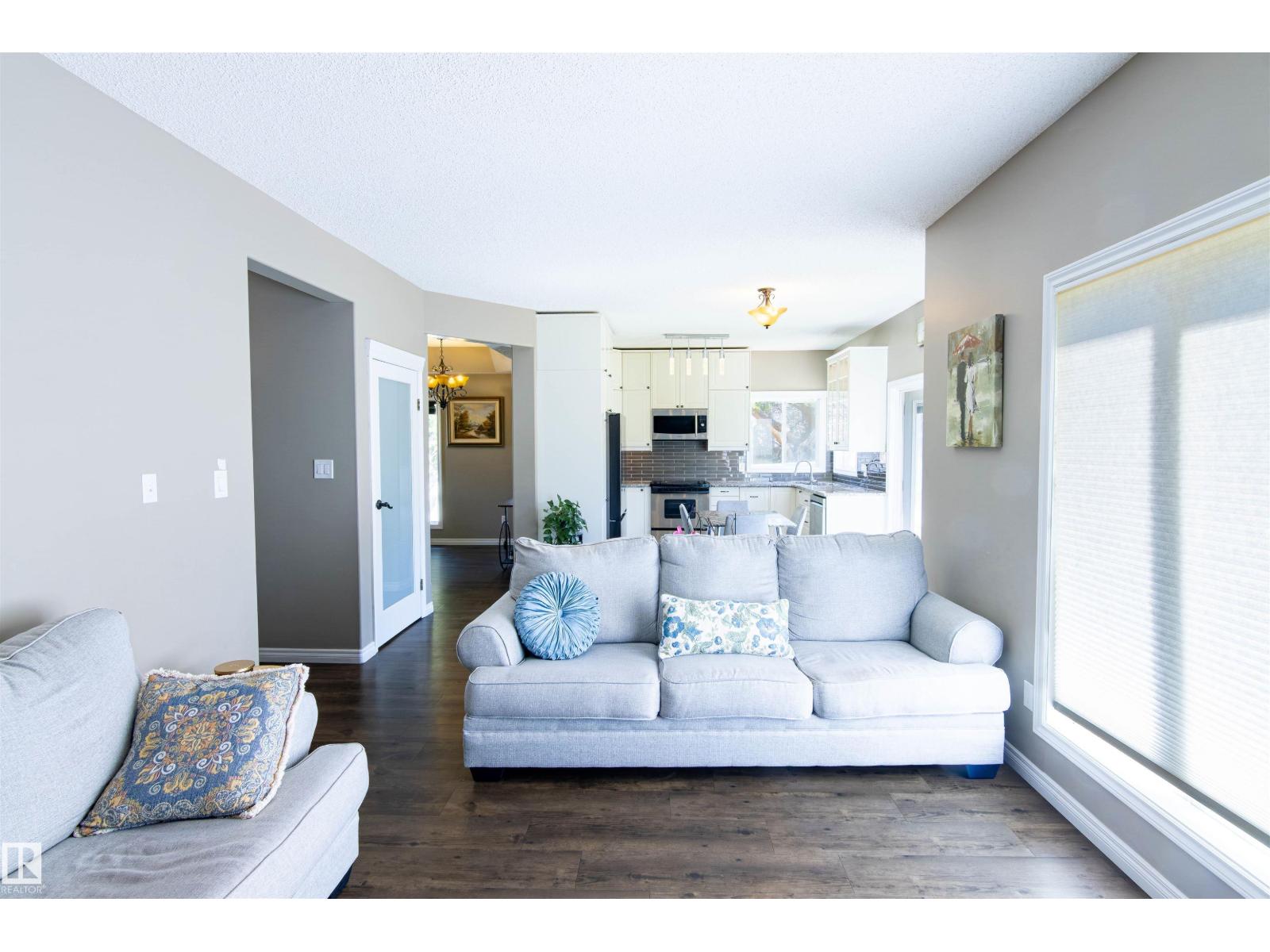 1079 POTTER GREENS DR NW, Edmonton