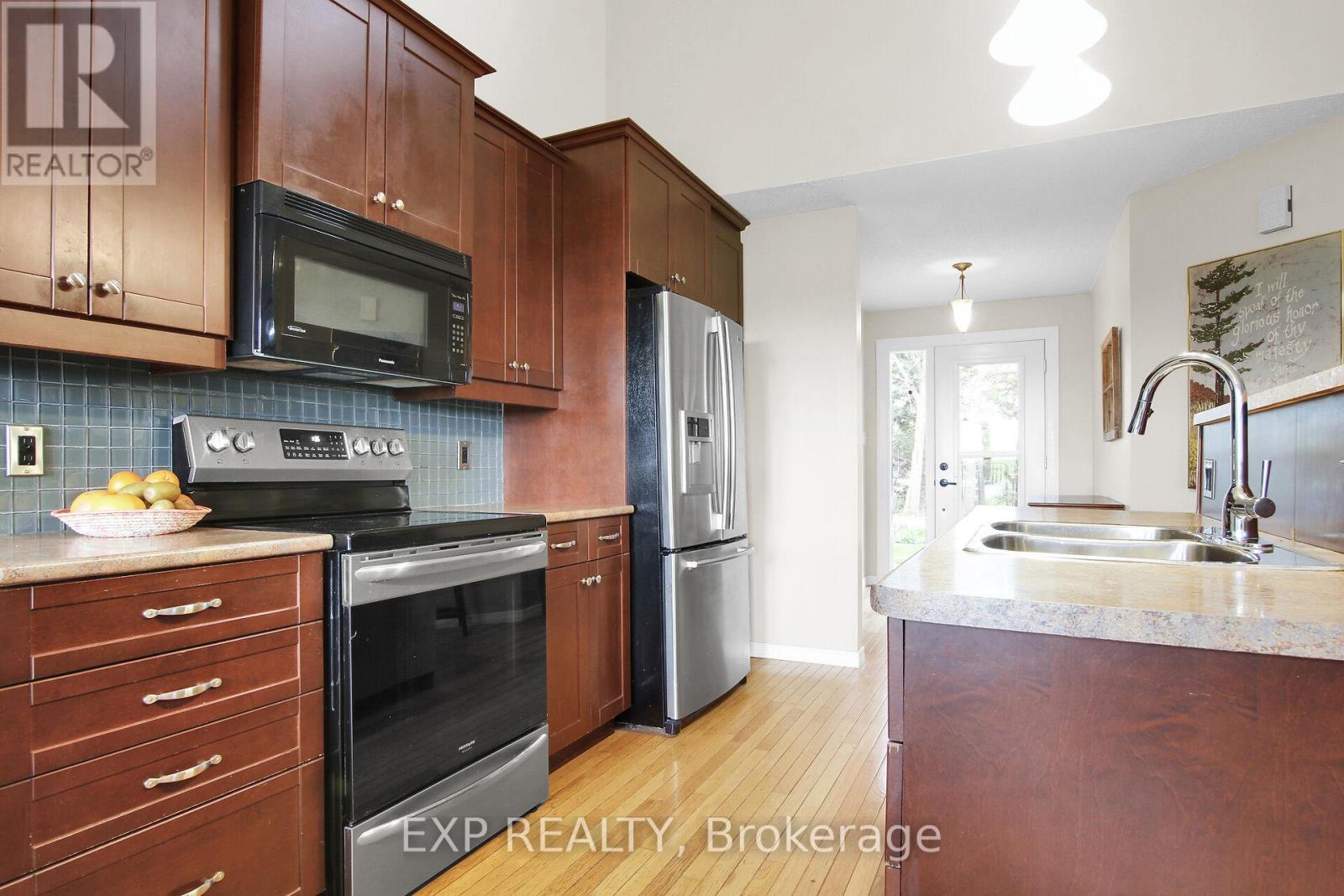 3215 APPLETON SIDE ROAD