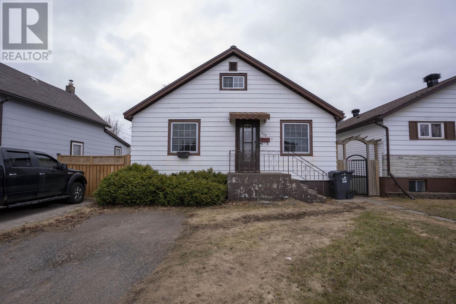 288 Amelia ST E, Thunder Bay, Ontario, P7E3Z7 — Photo 14
