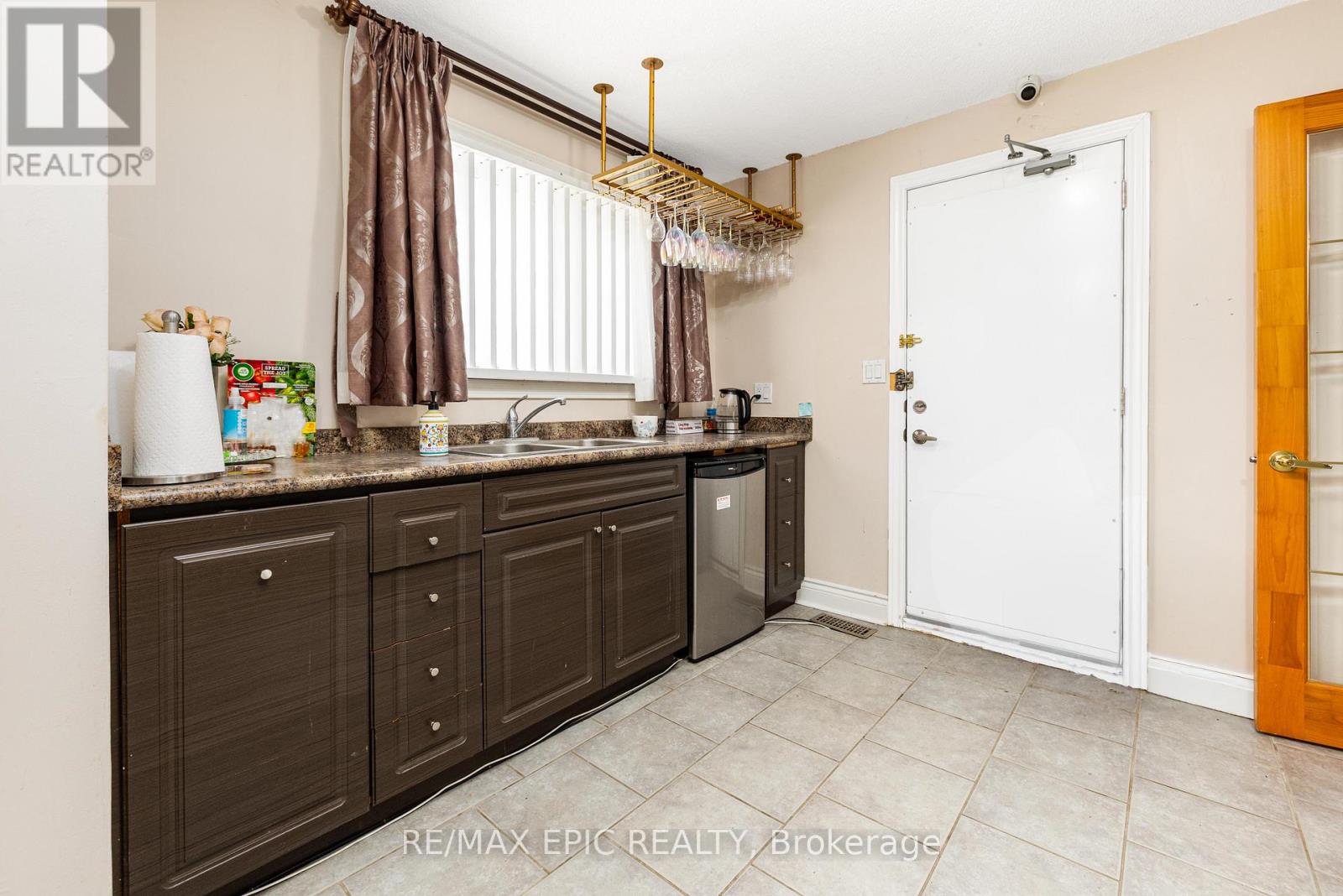4812 HIGHWAY 7 E - 6