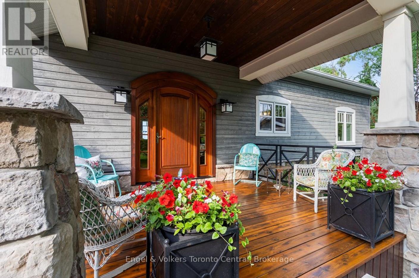 19 GEORGIAN MANOR DRIVE - 7