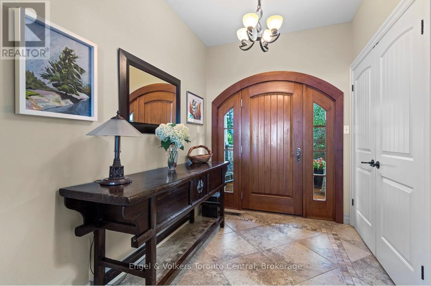 19 GEORGIAN MANOR DRIVE - 8