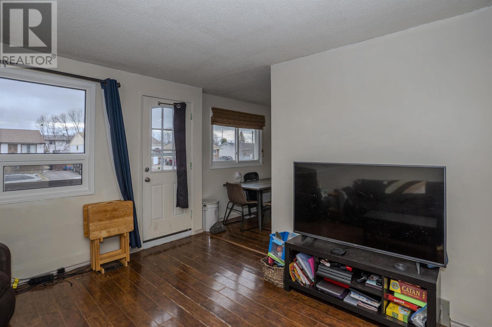 451 Simon Fraser DR, THUNDER BAY, Ontario, P7C4Z9 — Photo 2