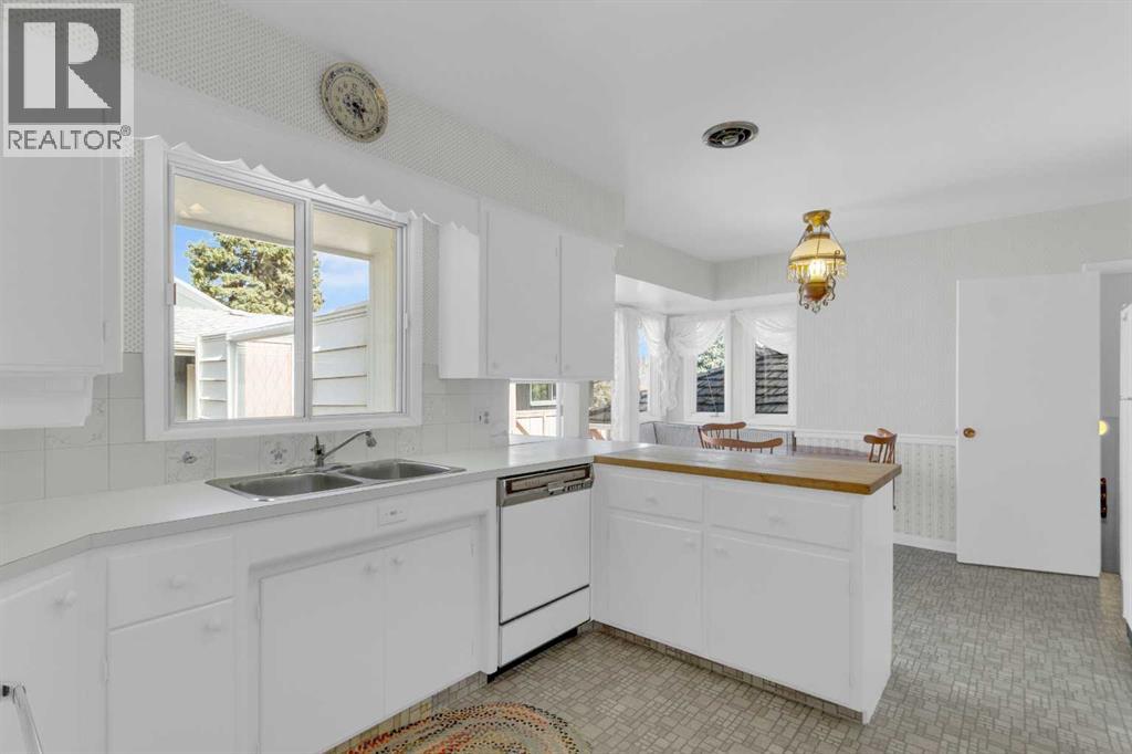 4720 Coronation Drive SW - 15