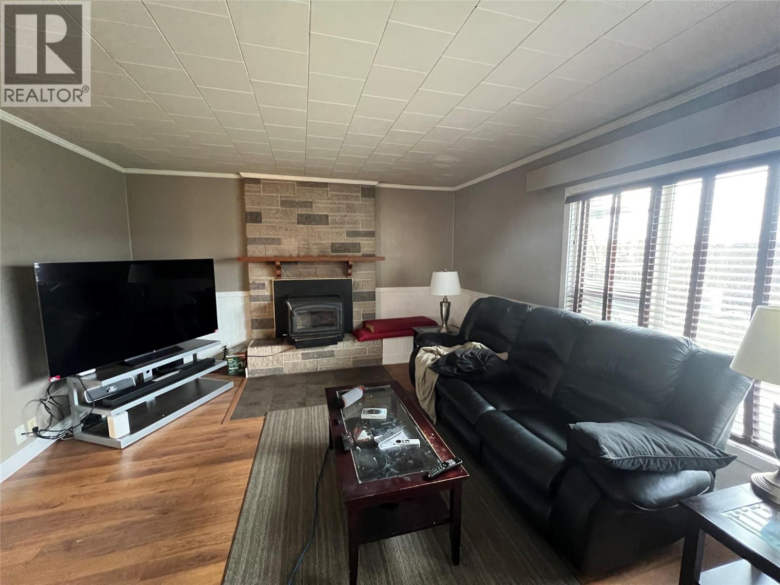 5007 47 Avenue - 5