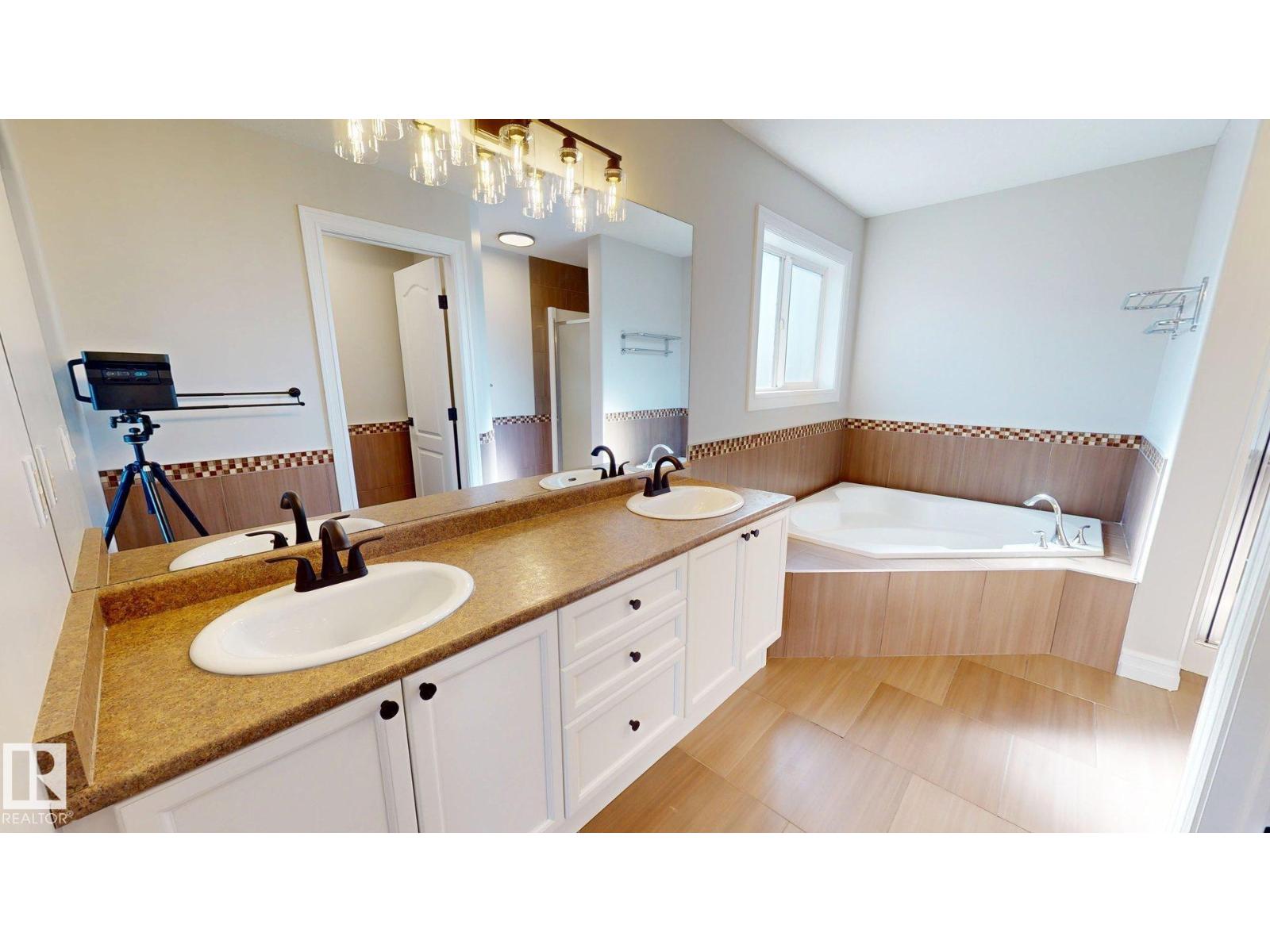 32 CARRIERE CR, Beaumont