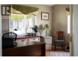 Kitchen - 815 Galiano Road, Vernon, BC V1B3B3 Photo 14