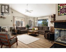 Full ensuite bathroom - 815 Galiano Road, Vernon, BC V1B3B3 Photo 6