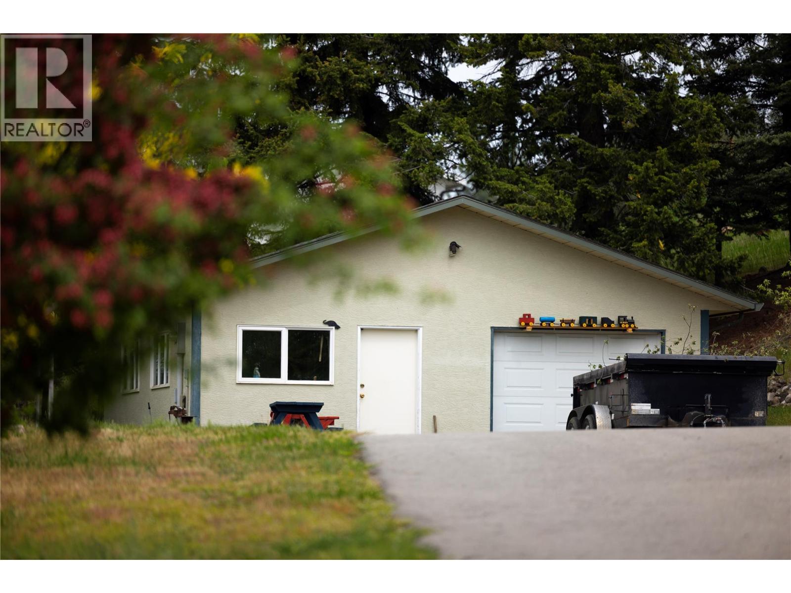815 GALIANO Road - 81