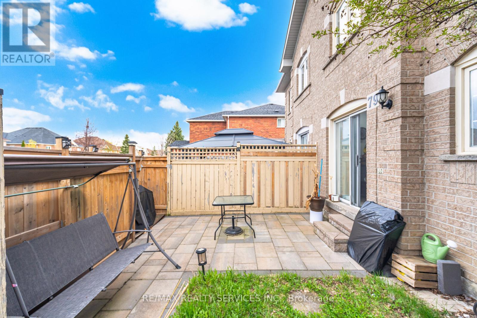 79 PRESSED BRICK DRIVE - 19
